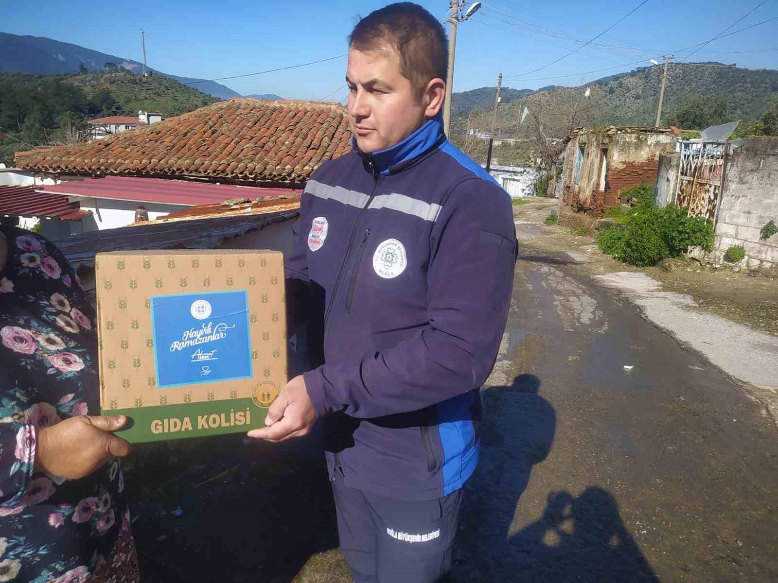 Muğla Büyükşehir’den Ramazan’da gıda kolisi desteği
