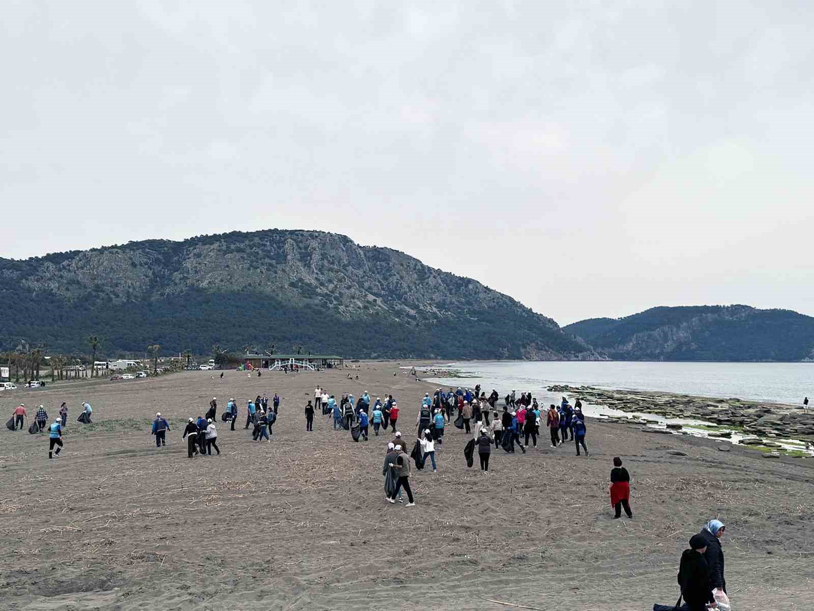 Muğla Büyükşehir’den sahillerde temizlik seferberliği
