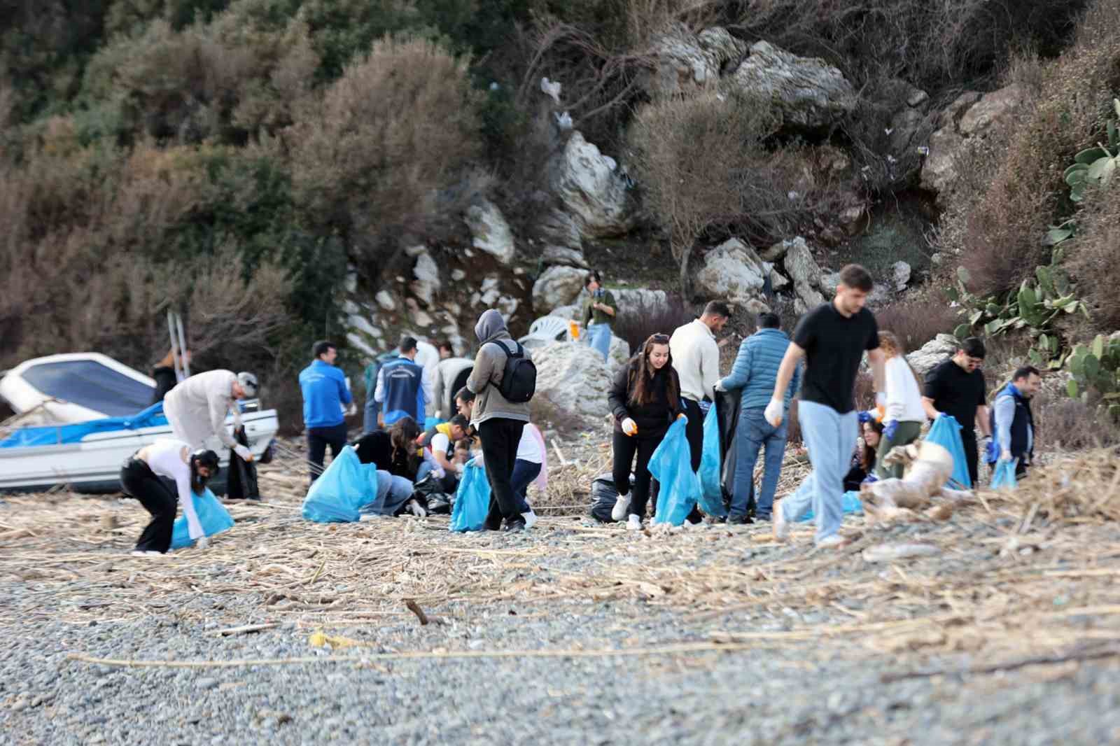 Muğla Büyükşehir’den temizlik seferberliği
Muğla Büyükşehir’den temizlik seferberliği