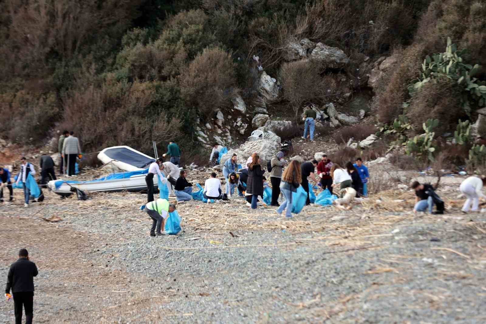 Muğla Büyükşehir’den temizlik seferberliği
Muğla Büyükşehir’den temizlik seferberliği