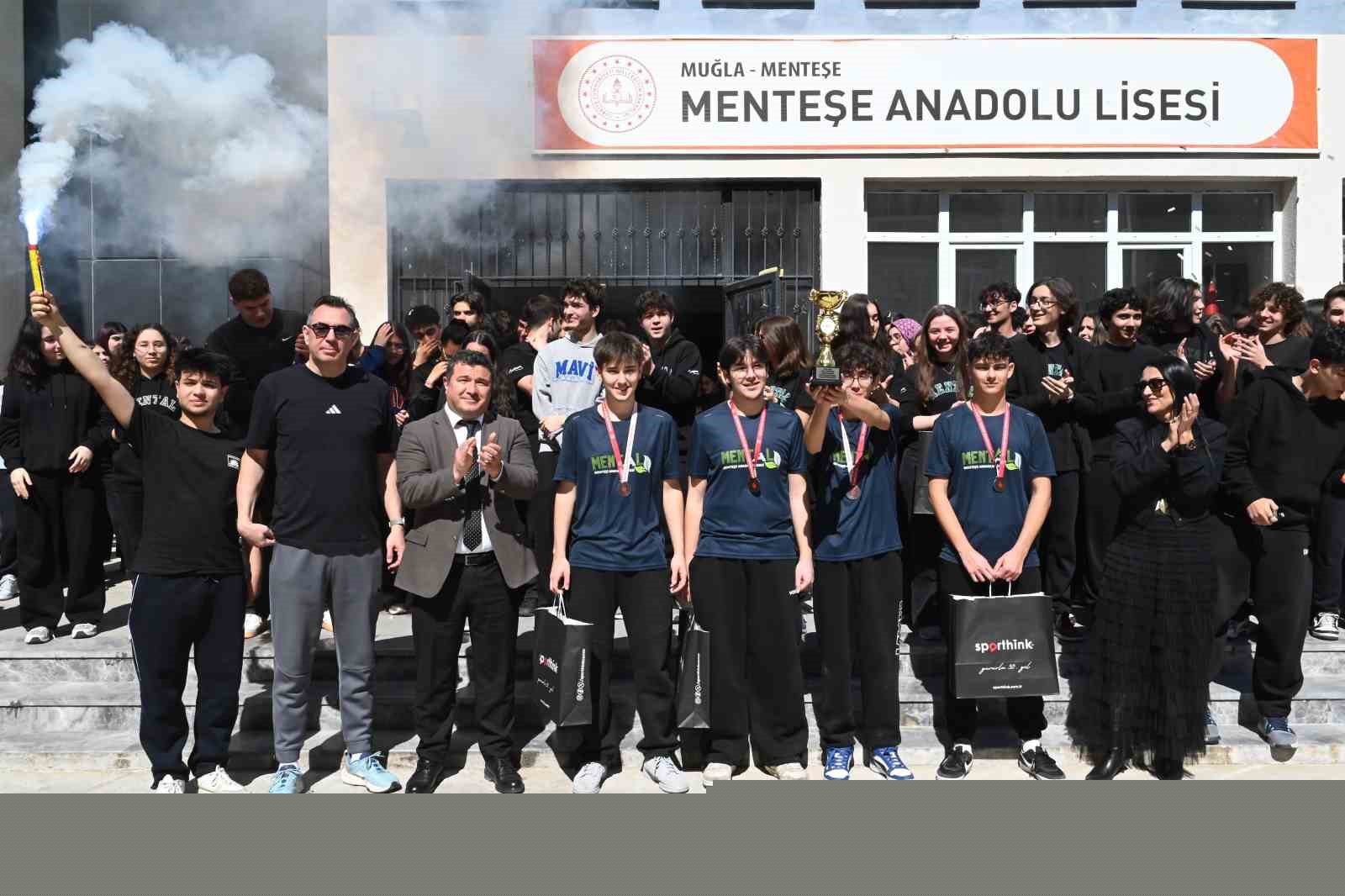 Muğla Menteşe Anadolu Lisesi’nde coşkulu karşılama

