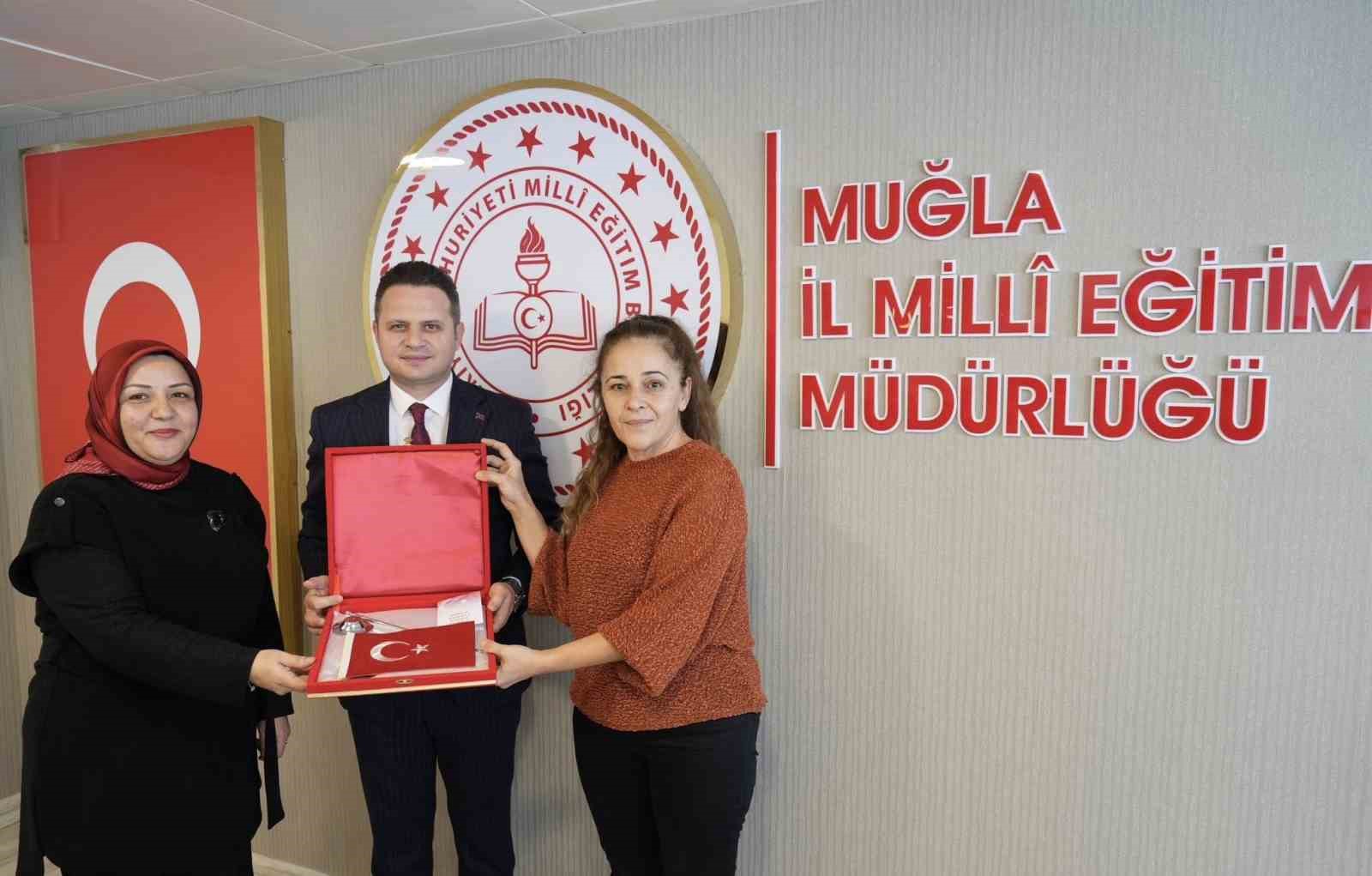 Muğla Olgunlaşma Enstitüsü tarafından "Bayrak Sevgisi" el emeğiyle taçlandı
