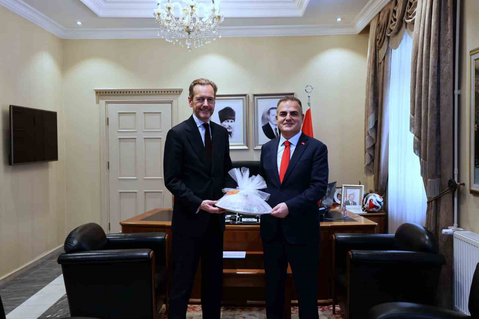 Muğla Valisi Akbıyık, Belçika Büyükelçisi Van de Velde’yi ağırladı
