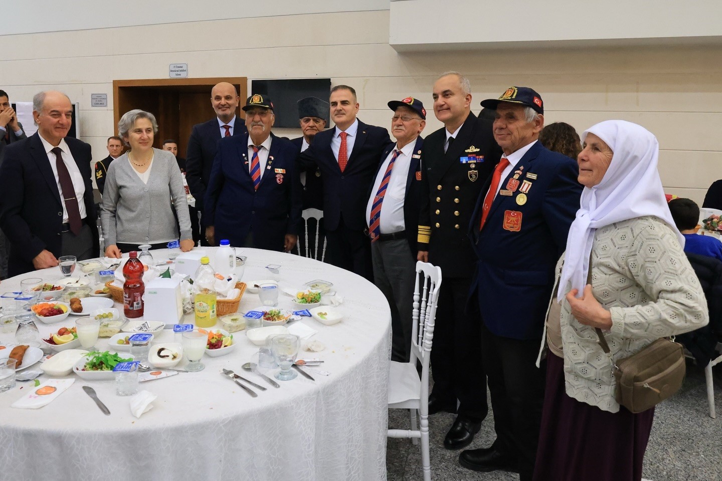 Muğla Valisi Akbıyık, Ramazan’ın ilk iftarında şehit yakınları ve gazilerle buluştu
