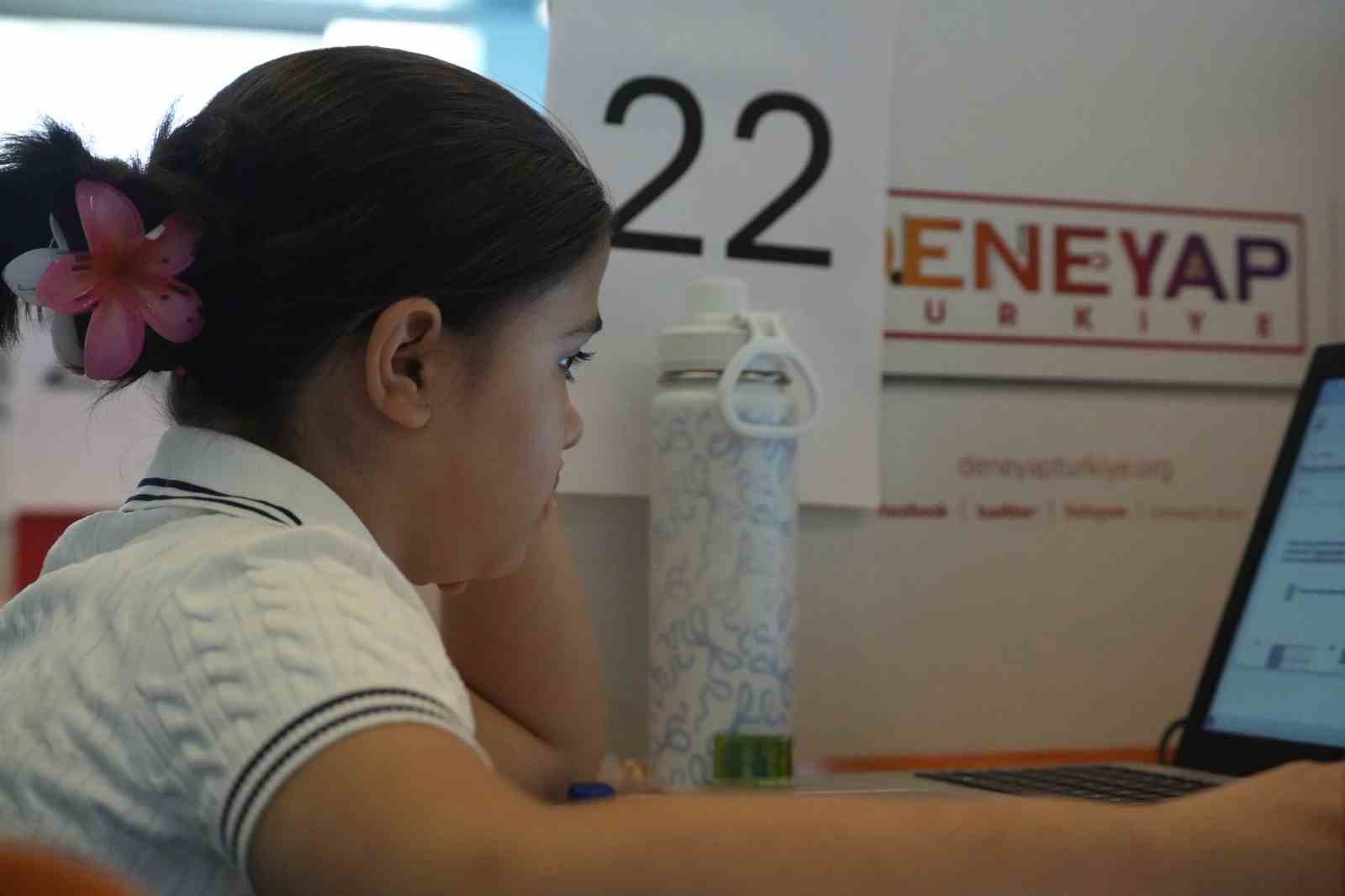 Muğla’da geleceğin teknoloji yıldızları yarışıyor
Muğla’da geleceğin teknoloji yıldızları yarışıyor