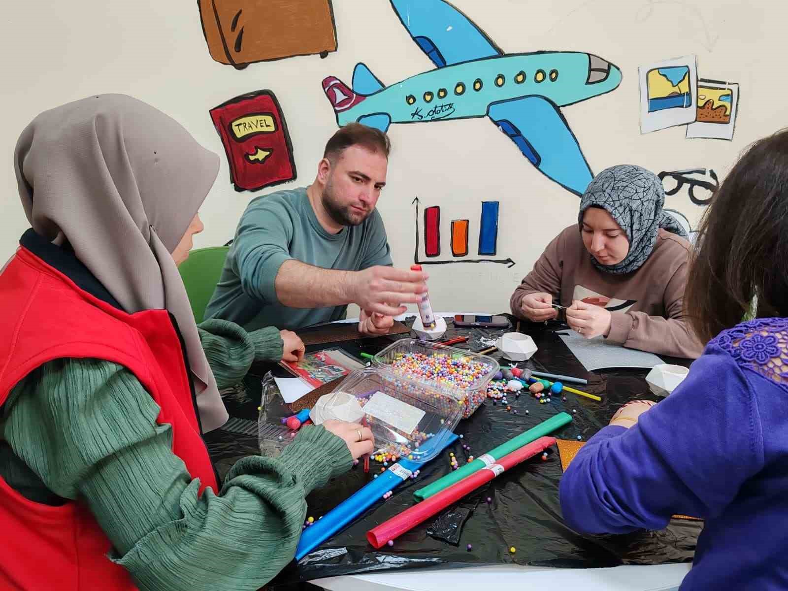 Muğla’da gençlerin "Şiddetsiz Hayal Durağı" tamamlandı
Muğla’da gençlerin "Şiddetsiz Hayal Durağı" tamamlandı