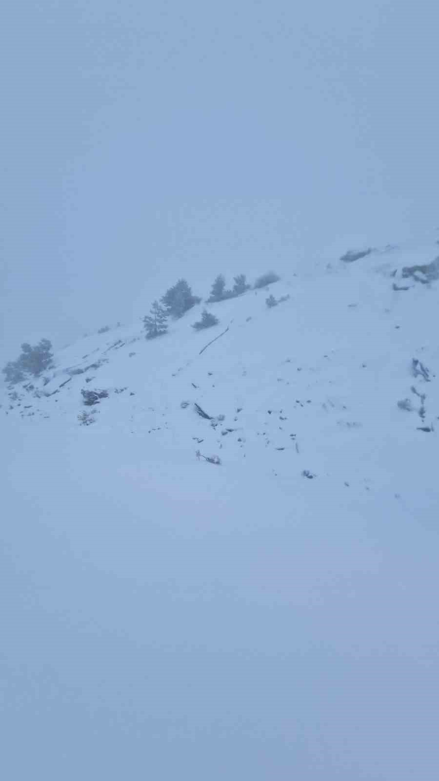 Muğla’da Göktepe beyaza büründü
