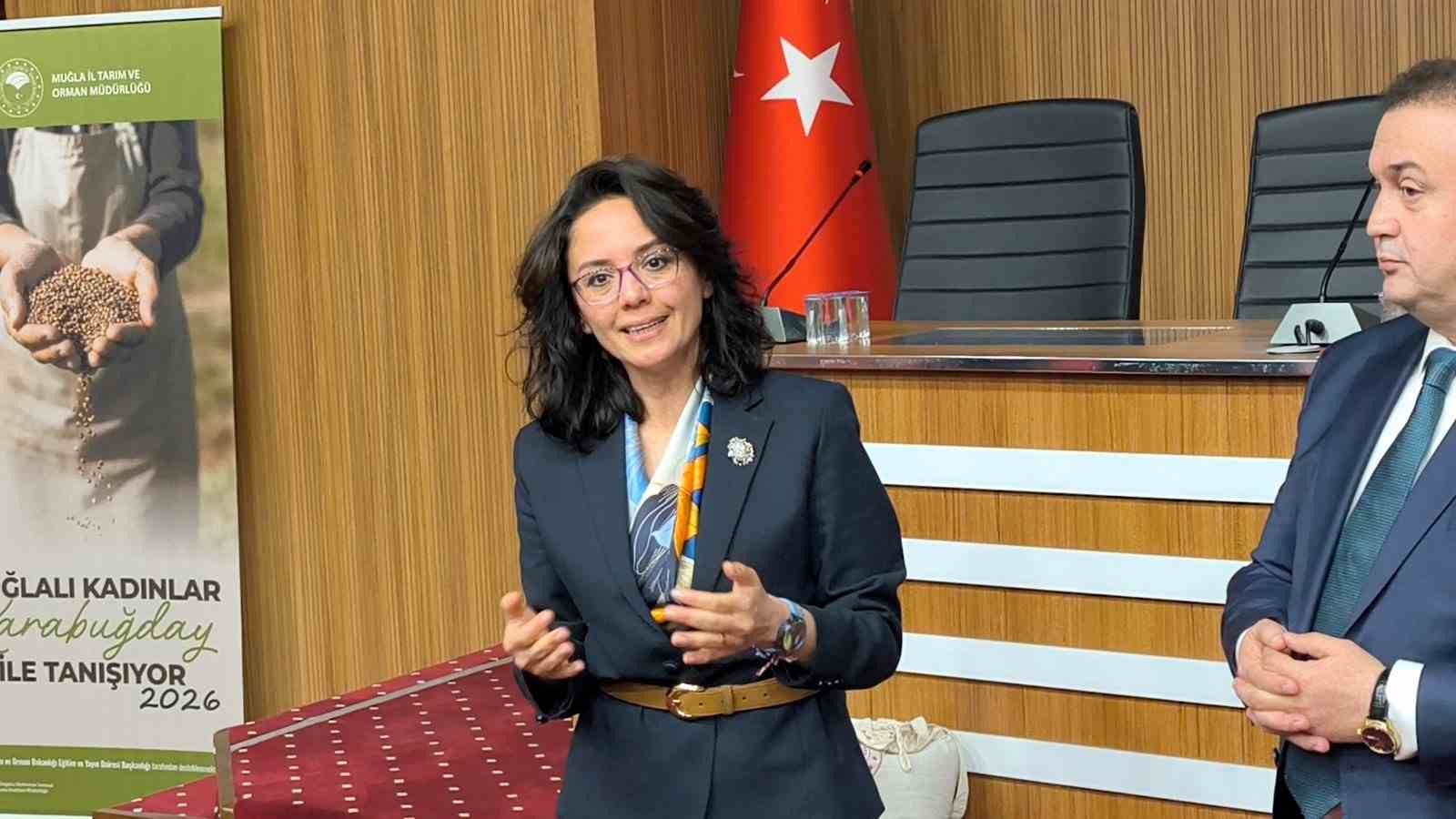 Muğla’da kadın çiftçilere karabuğday desteği 35 dönüm arazide üretim başlıyor
Muğla’da kadın çiftçilere karabuğday desteği 35 dönüm arazide üretim başlıyor