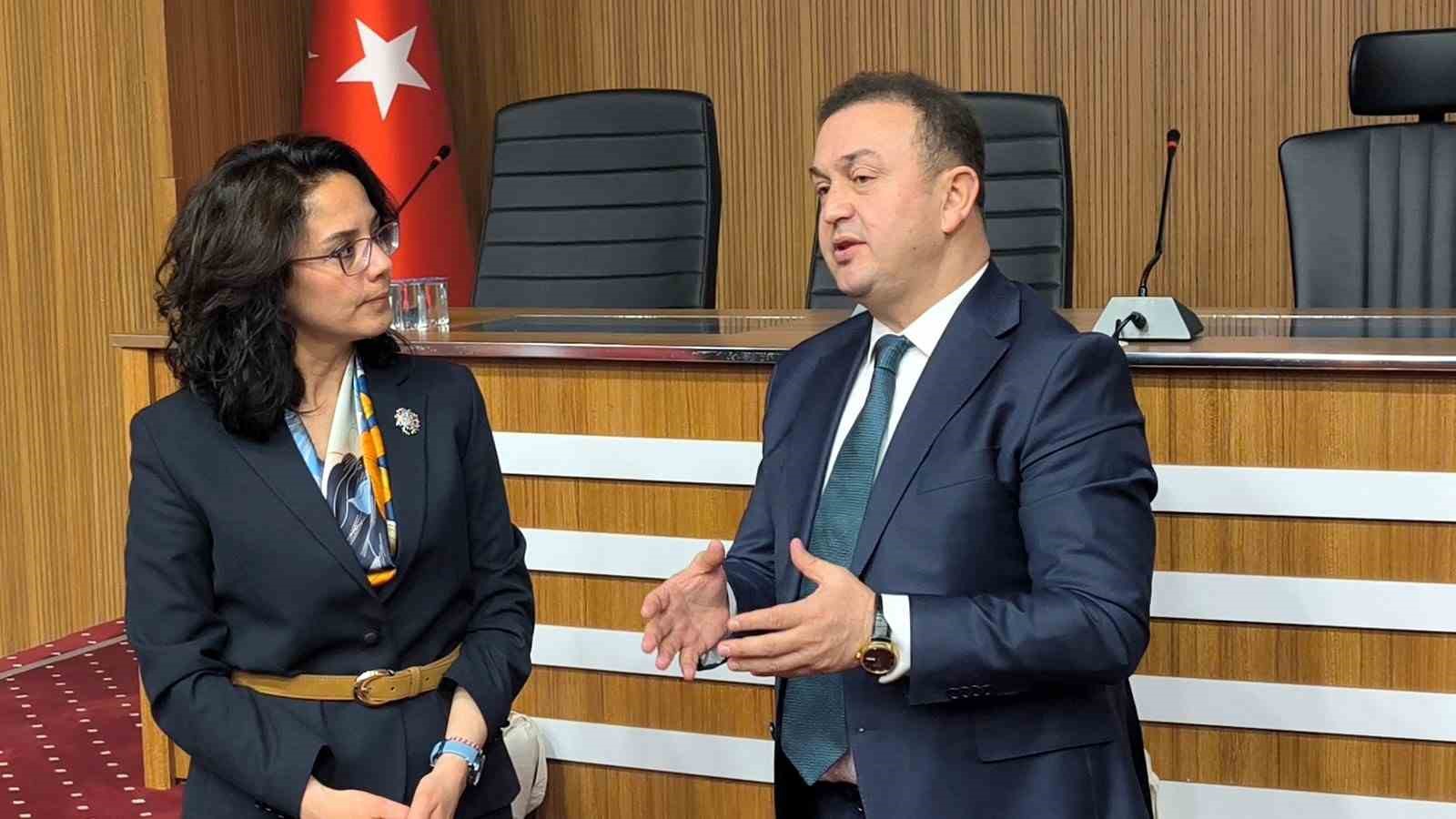 Muğla’da kadın çiftçilere karabuğday desteği 35 dönüm arazide üretim başlıyor
Muğla’da kadın çiftçilere karabuğday desteği 35 dönüm arazide üretim başlıyor