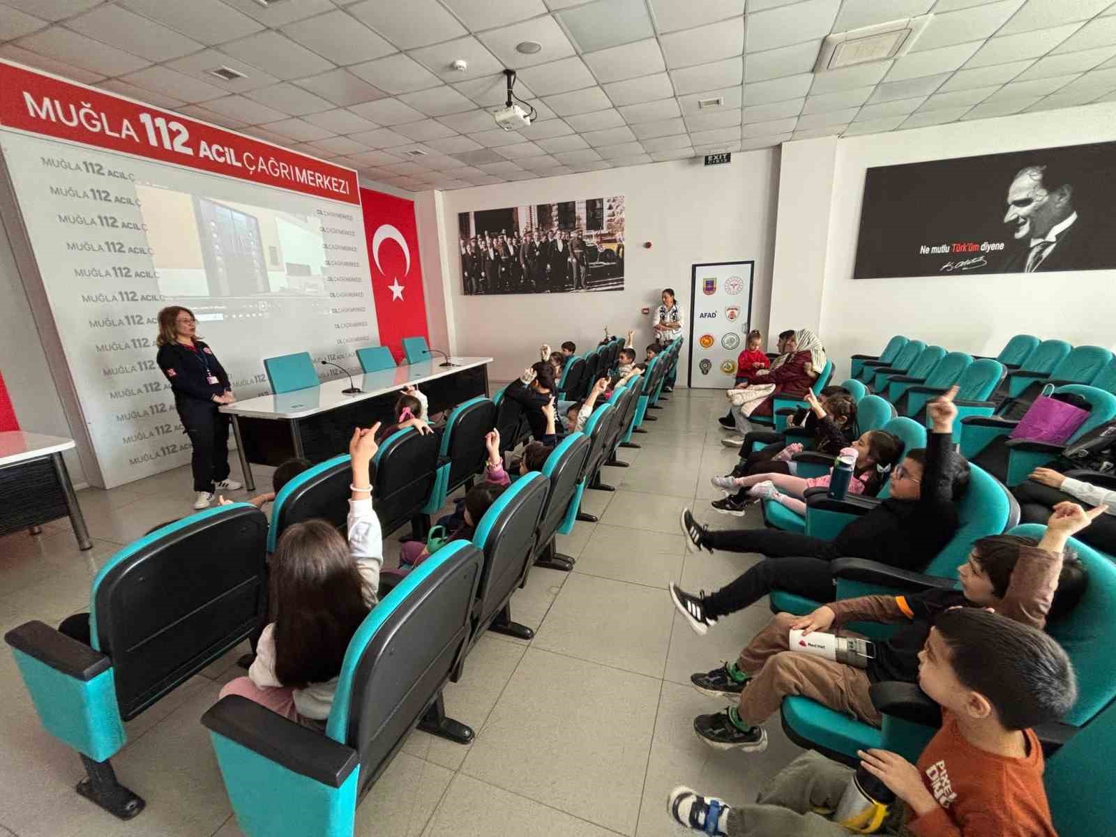 Muğla’da minik öğrenciler 112 ile tanıştı
