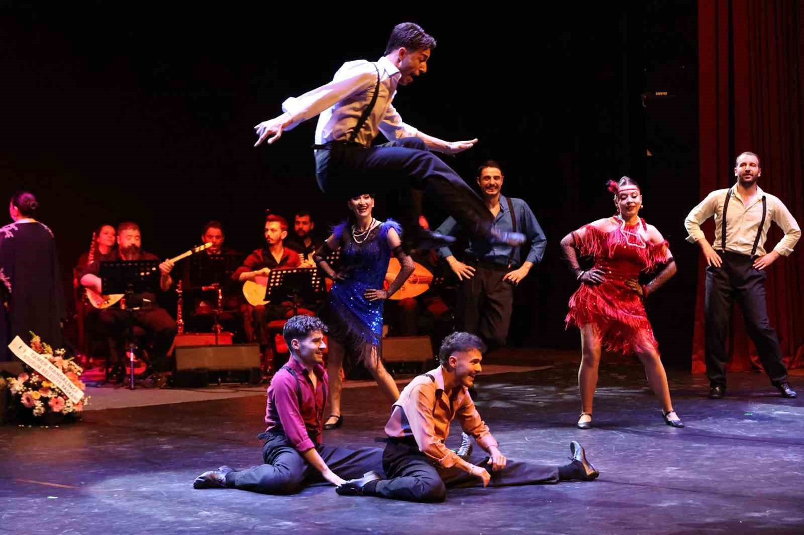 Muğla’da Nostalji rüzgârı: 70’ler ve 80’lerin film müzikleri büyüledi
