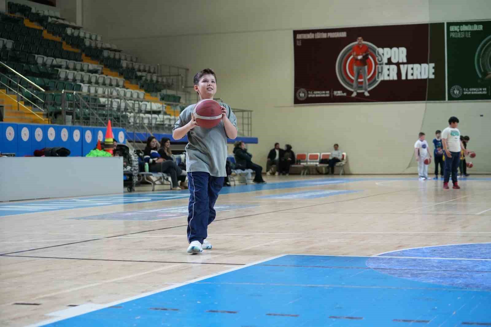 Muğla’da sporun kalbi GSB tesislerinde atıyor
