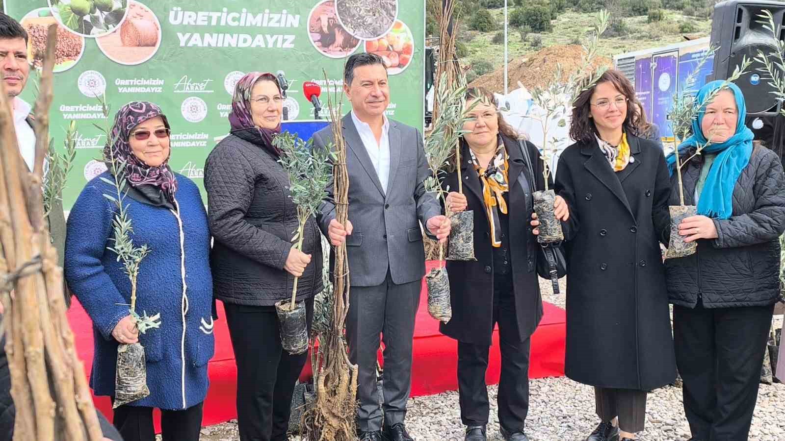 Muğla’da toprak gelecekle buluşuyor: "50 bin fidan üreticiye teslim edildi"
