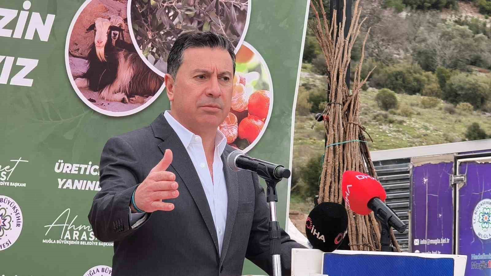 Muğla’da toprak gelecekle buluşuyor: "50 bin fidan üreticiye teslim edildi"
