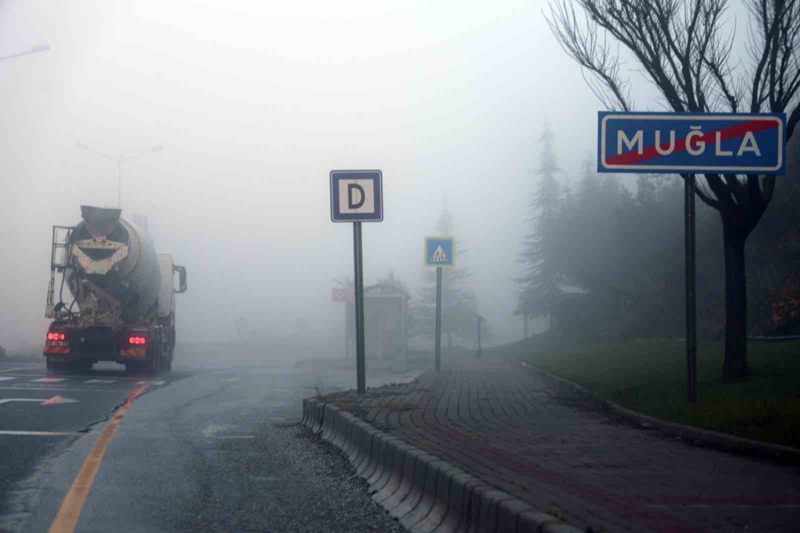 Muğla’da yağmur sonrası yoğun sis ulaşımı olumsuz etkiledi
