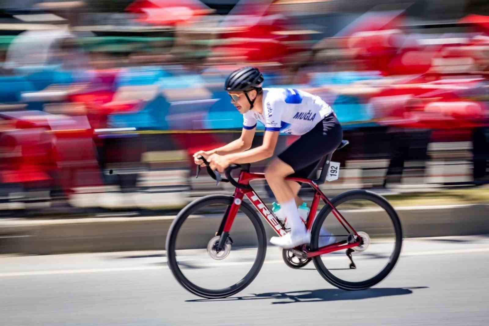 Muğla’nın pedalları hem Türkiye turunda hem milli formada
