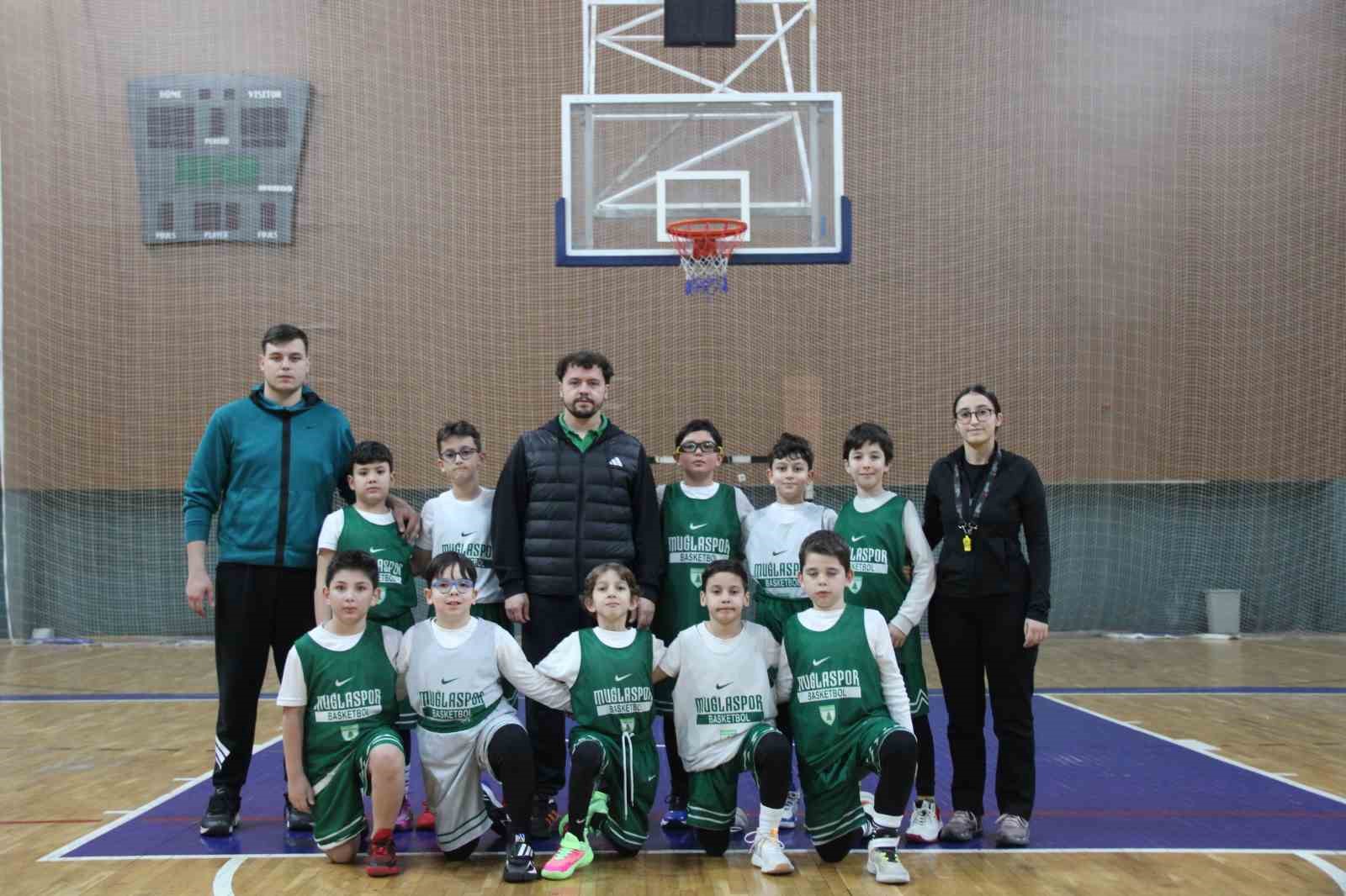 Muğlaspor basketbolda genç yetenekleri yetiştiriyor
Muğlaspor basketbolda genç yetenekleri yetiştiriyor