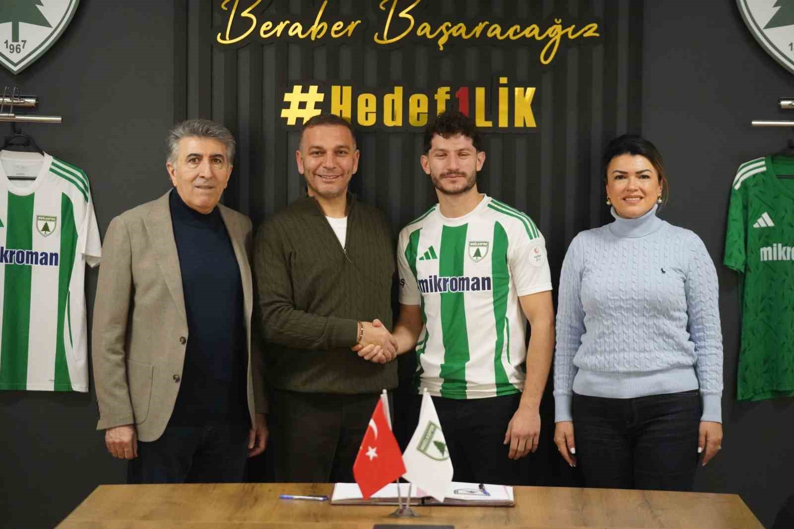 Muğlaspor orta sahaya oyuncusu Temelci’yi renklerine bağladı
