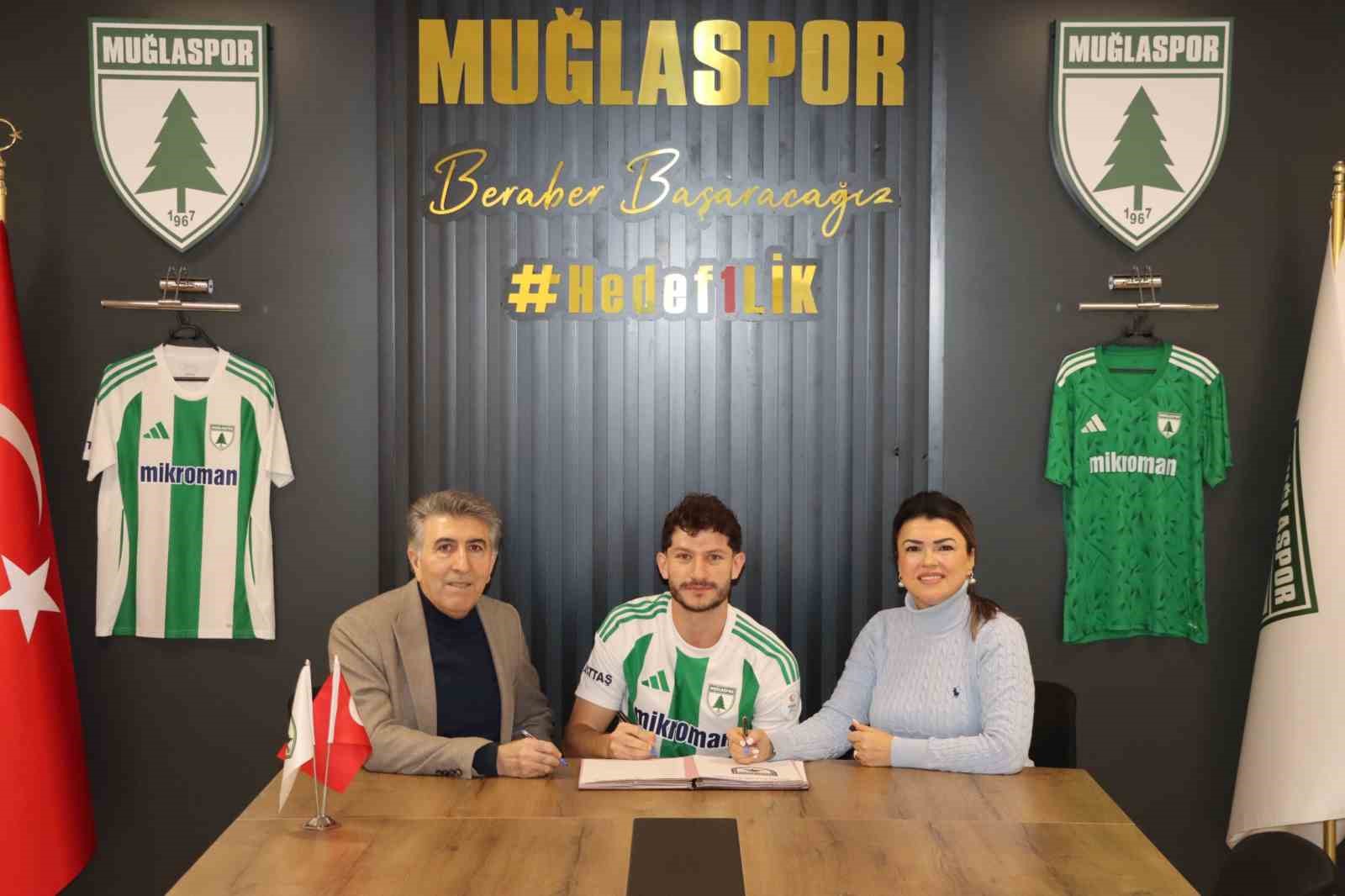 Muğlaspor orta sahaya oyuncusu Temelci’yi renklerine bağladı
