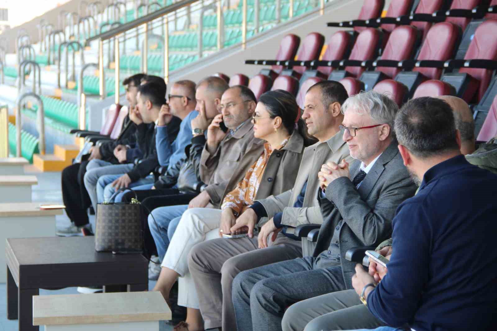 Muğlaspor Teknik Direktörü Sarıgül: "Özlediğimiz oyunla bu şehre şampiyonluğu getireceğiz"
Muğlaspor Teknik Direktörü Sarıgül: "Özlediğimiz oyunla bu şehre şampiyonluğu getireceğiz"