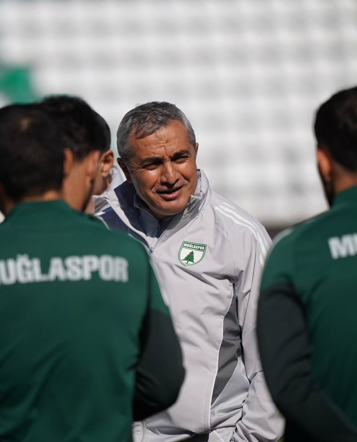 Muğlaspor Teknik Direktörü Sarıgül: "Özlediğimiz oyunla bu şehre şampiyonluğu getireceğiz"
Muğlaspor Teknik Direktörü Sarıgül: "Özlediğimiz oyunla bu şehre şampiyonluğu getireceğiz"