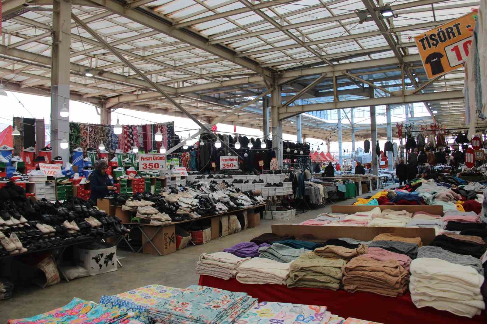 Muğlaspor yararına düzenlenen panayıra vatandaşlar ilgi gösterdi
