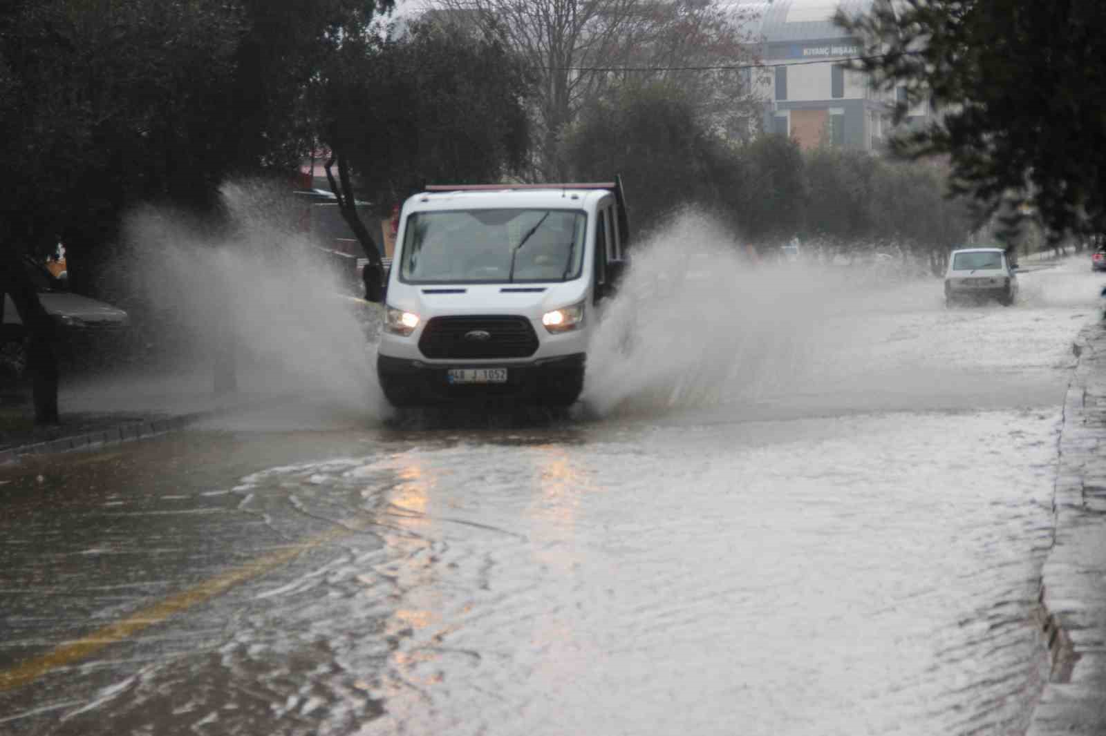 Muğla’ya kuvvetli yağış ve fırtına uyarısı
