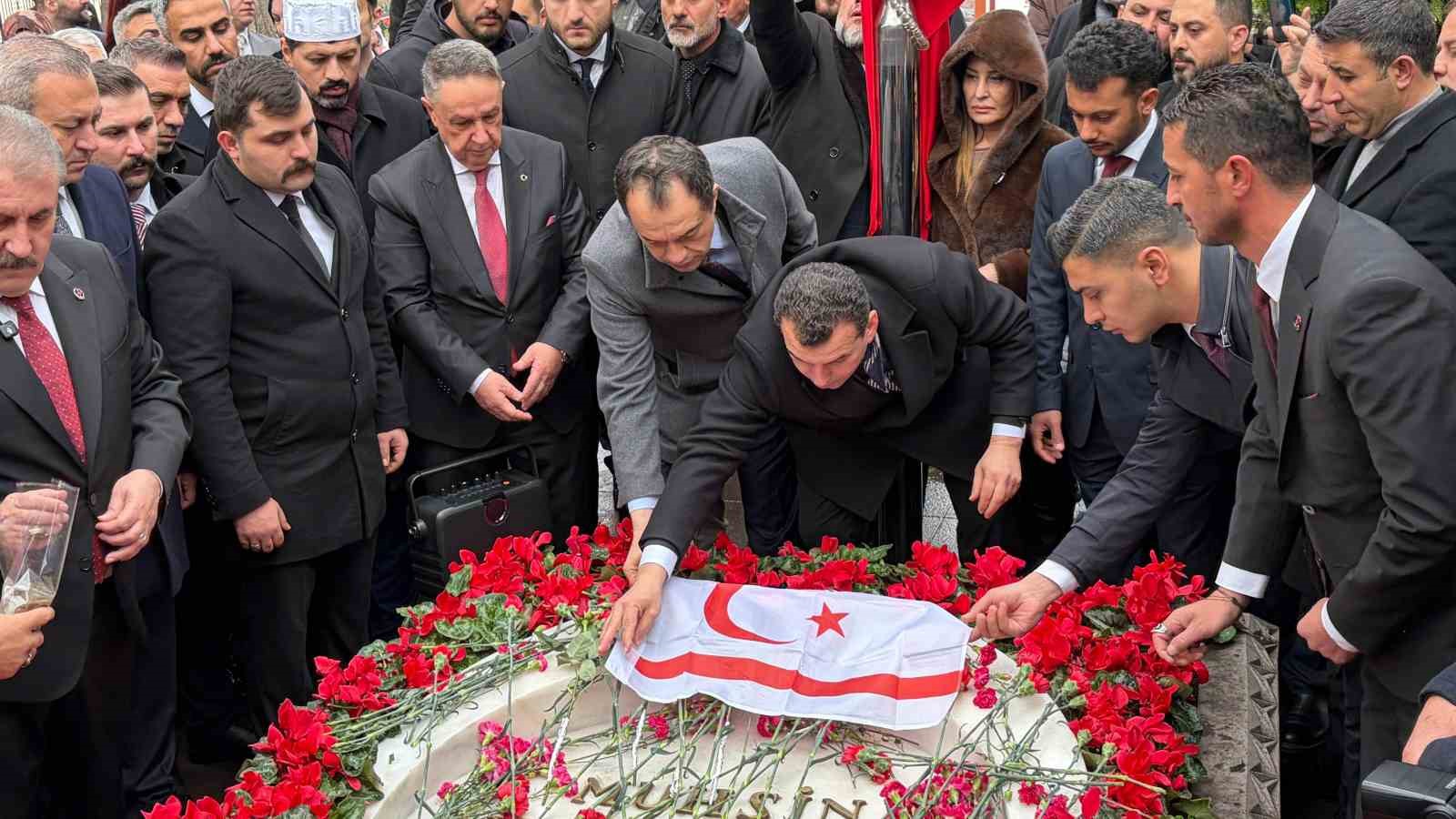 Muhsin Yazıcıoğlu, vefatının 17. yıldönümünde kabri başında anıldı
