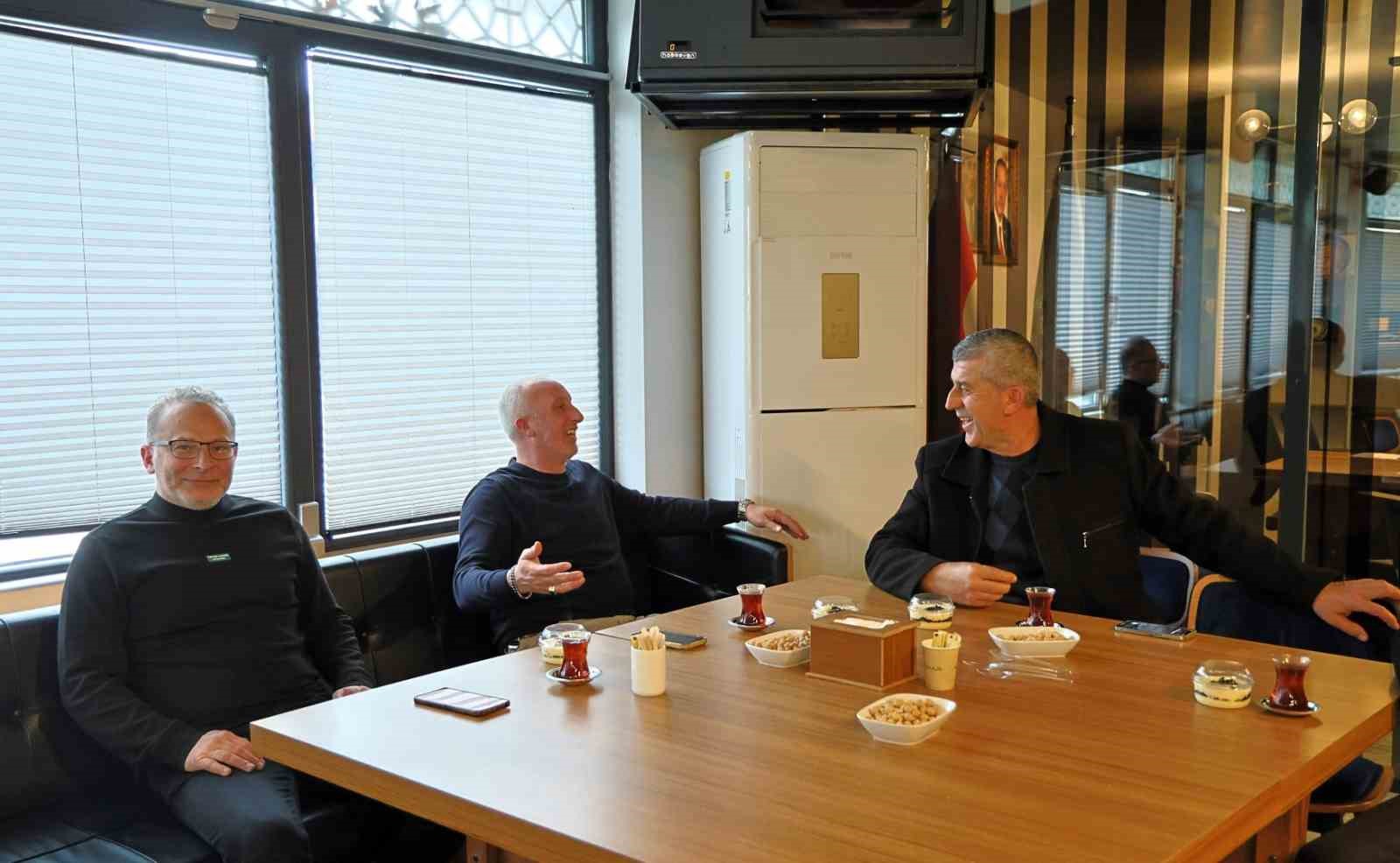 Muhtarlar, Türkiye’de ilk olan bu mekandan memnun
Muhtarlar, Türkiye’de ilk olan bu mekandan memnun