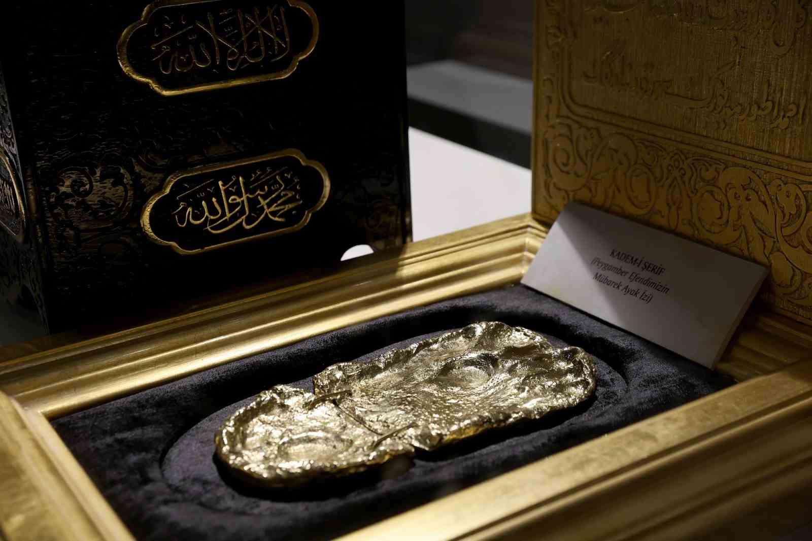 Mukaddes emanetler, Gaziantep Büyükşehir ev sahipliğinde vatandaşlarla buluşuyor
