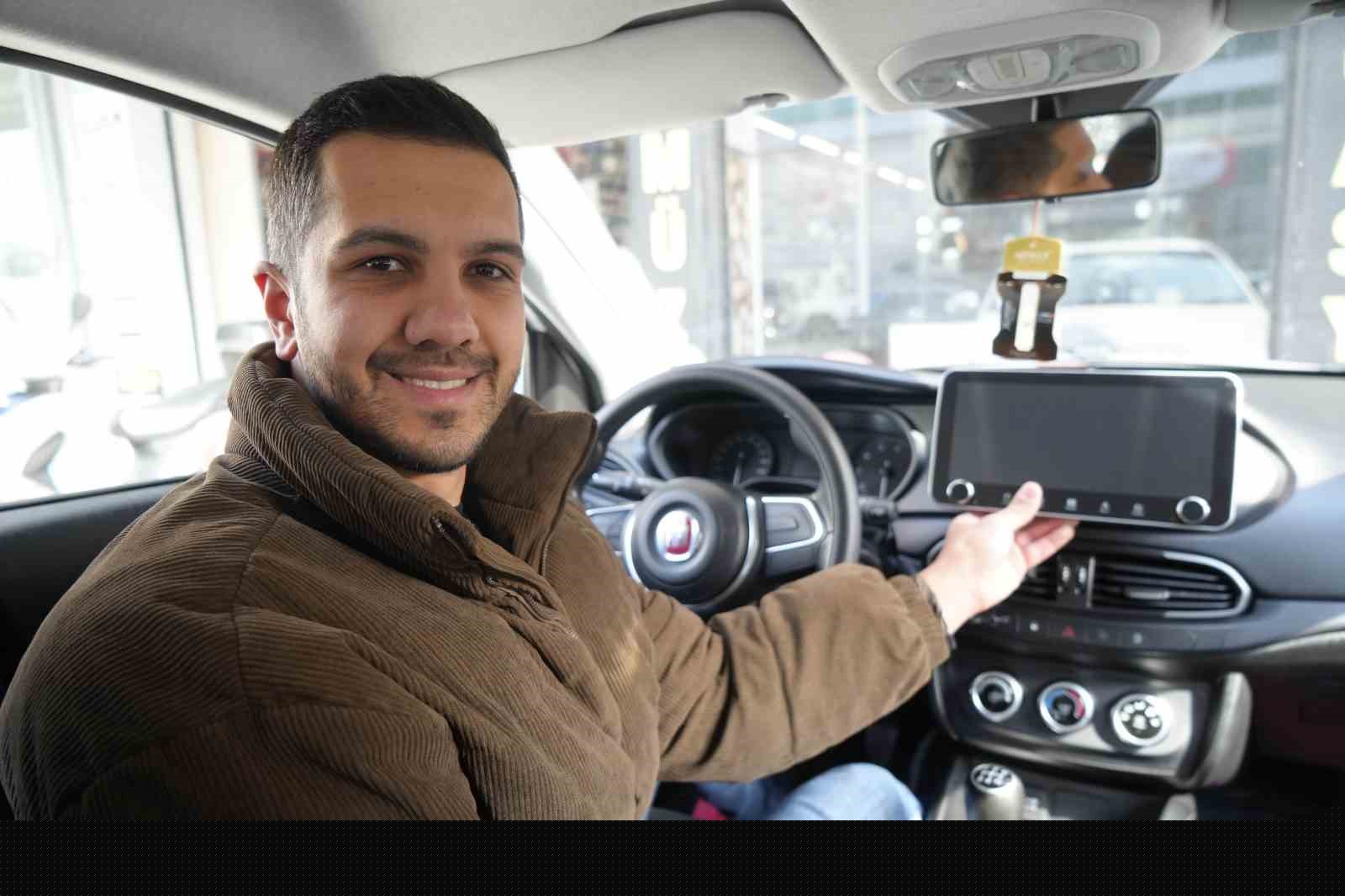 Multimedya ekran işleri düşürdü, APP plaka ise artırdı
