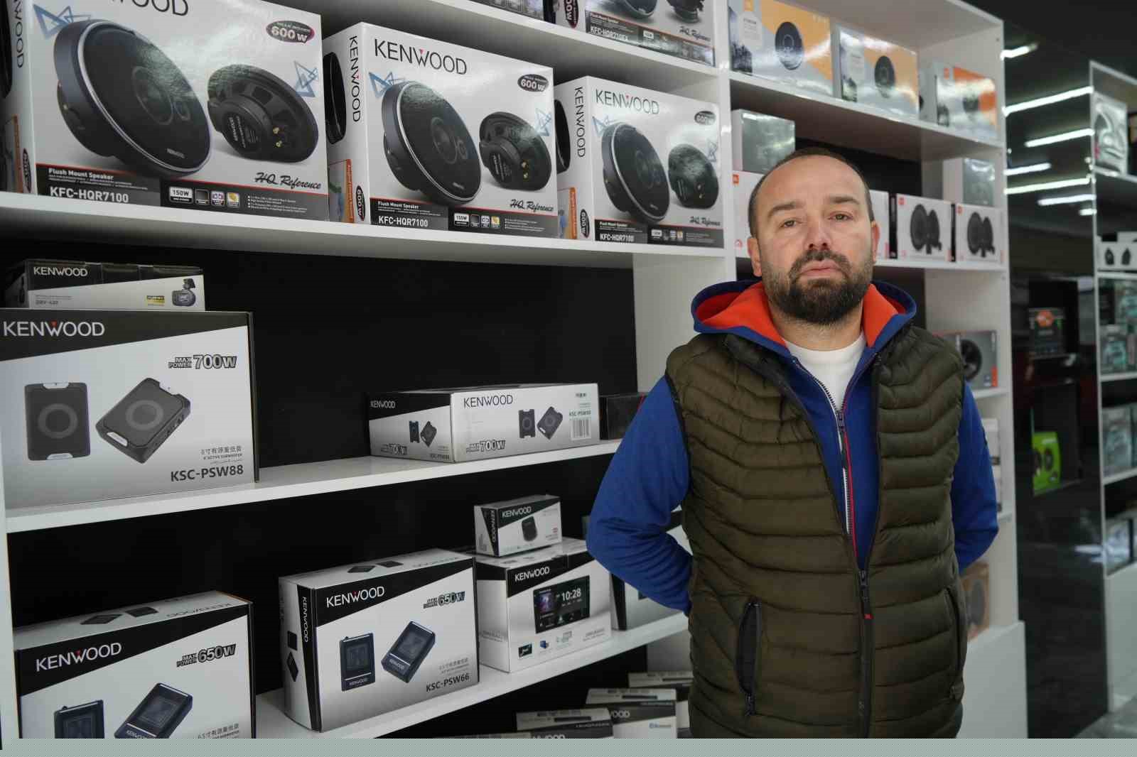 Multimedya ekran işleri düşürdü, APP plaka ise artırdı
