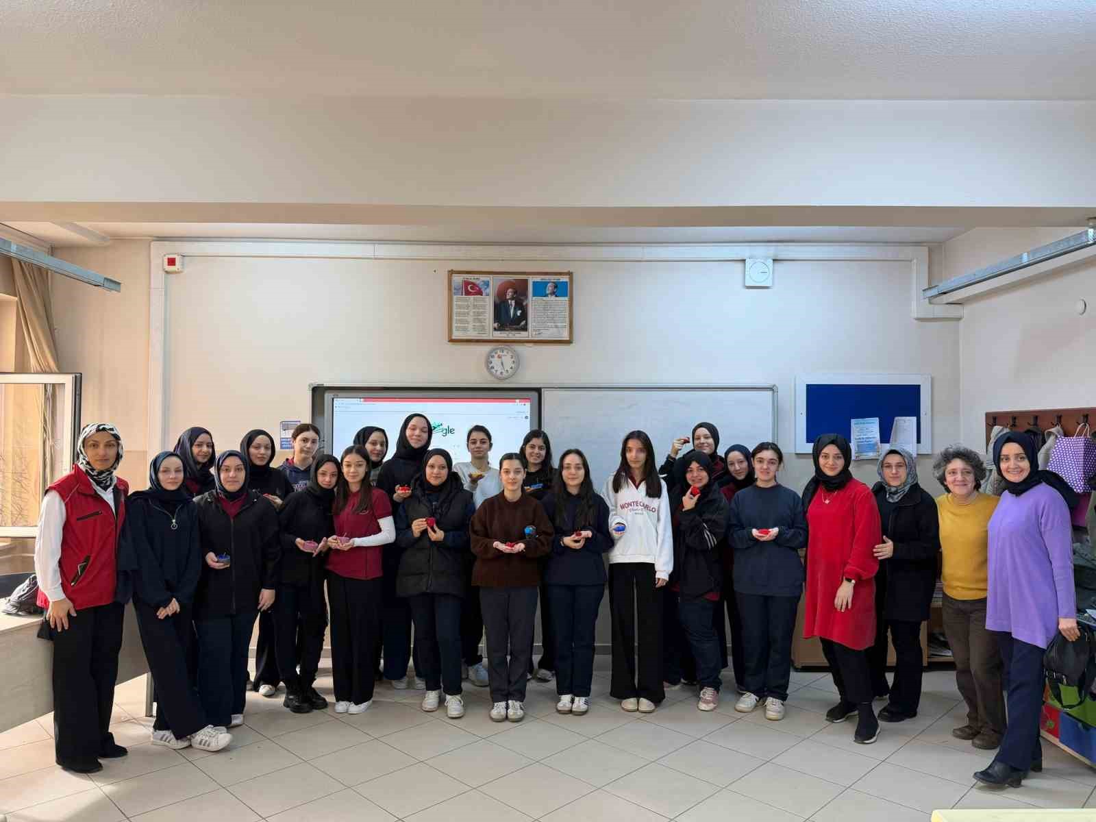 Mum atölyesi liselileri etkiledi
