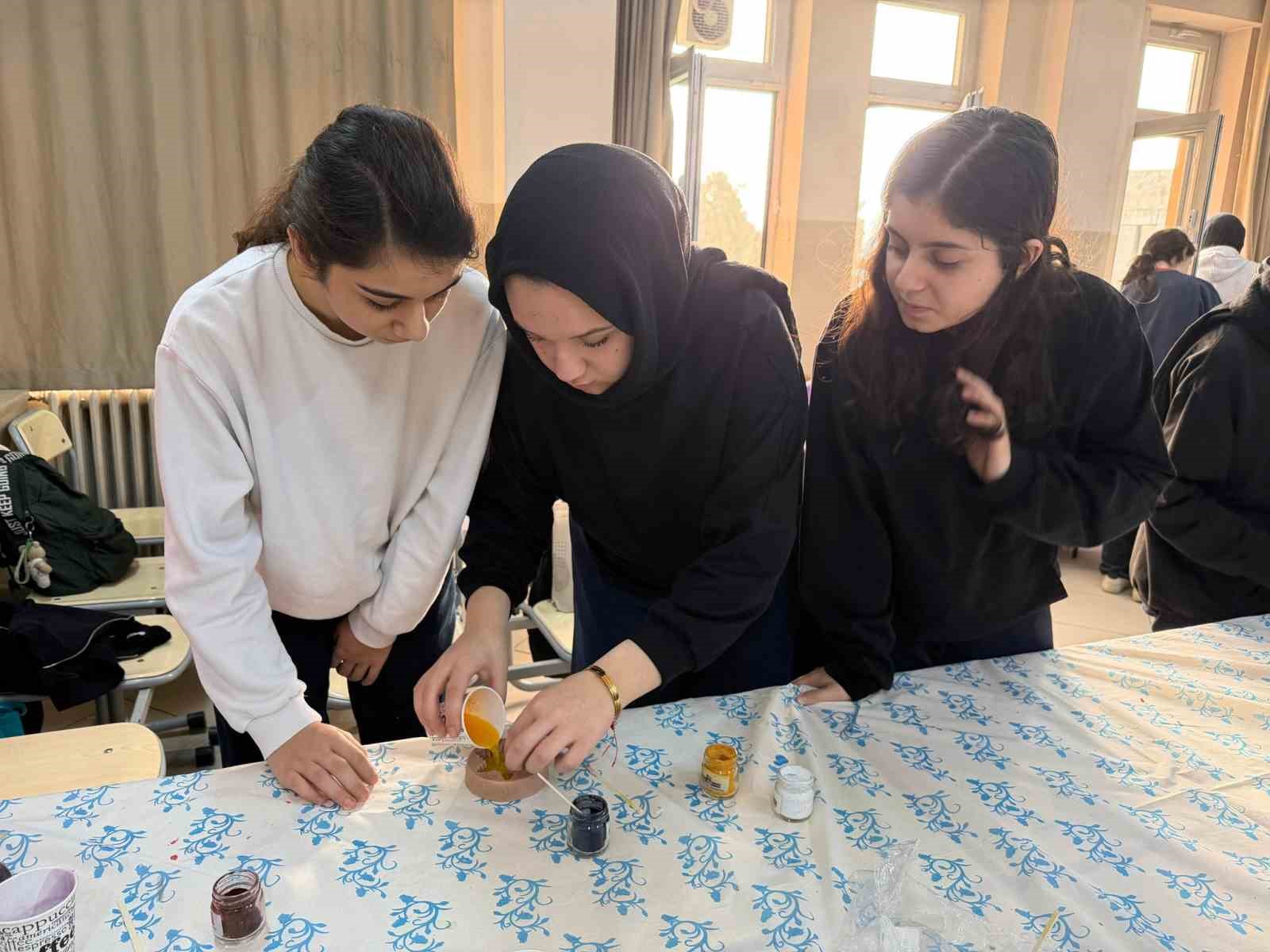 Mum atölyesi liselileri etkiledi
