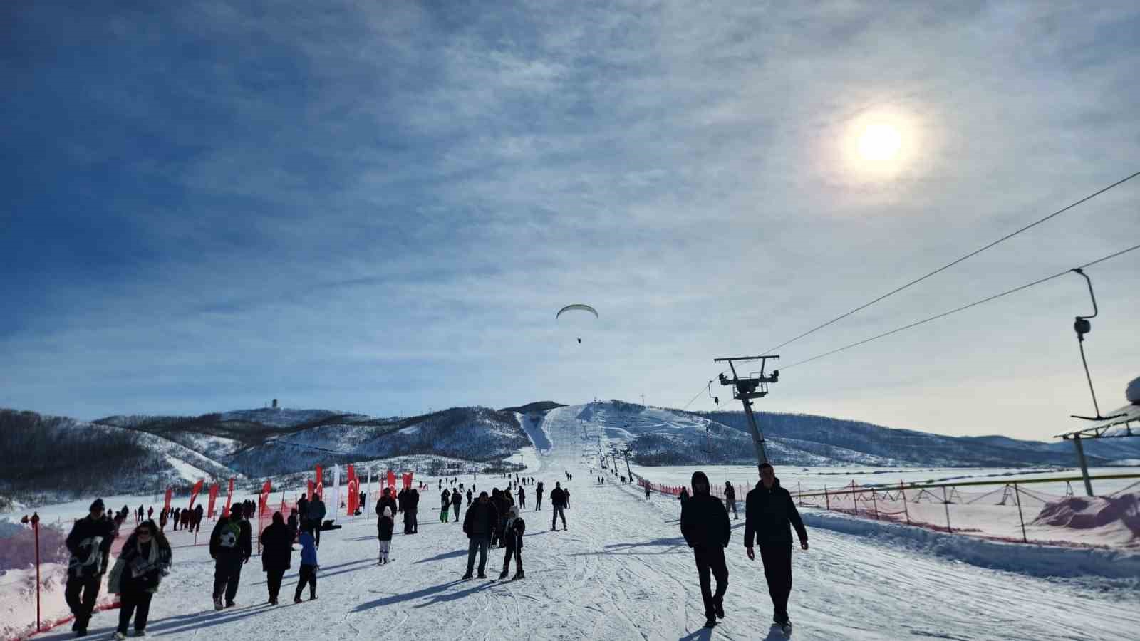 Munzur’un eteklerinde kayak sezonu başladı
