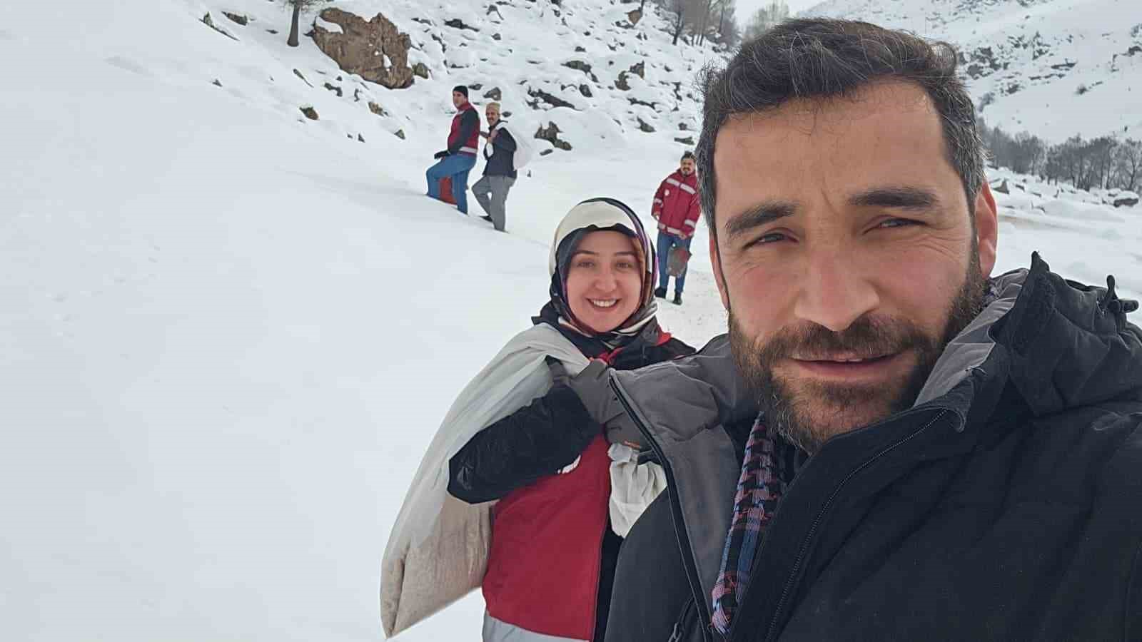 Muradiye’de yaban hayvanları için doğaya yem bırakıldı
