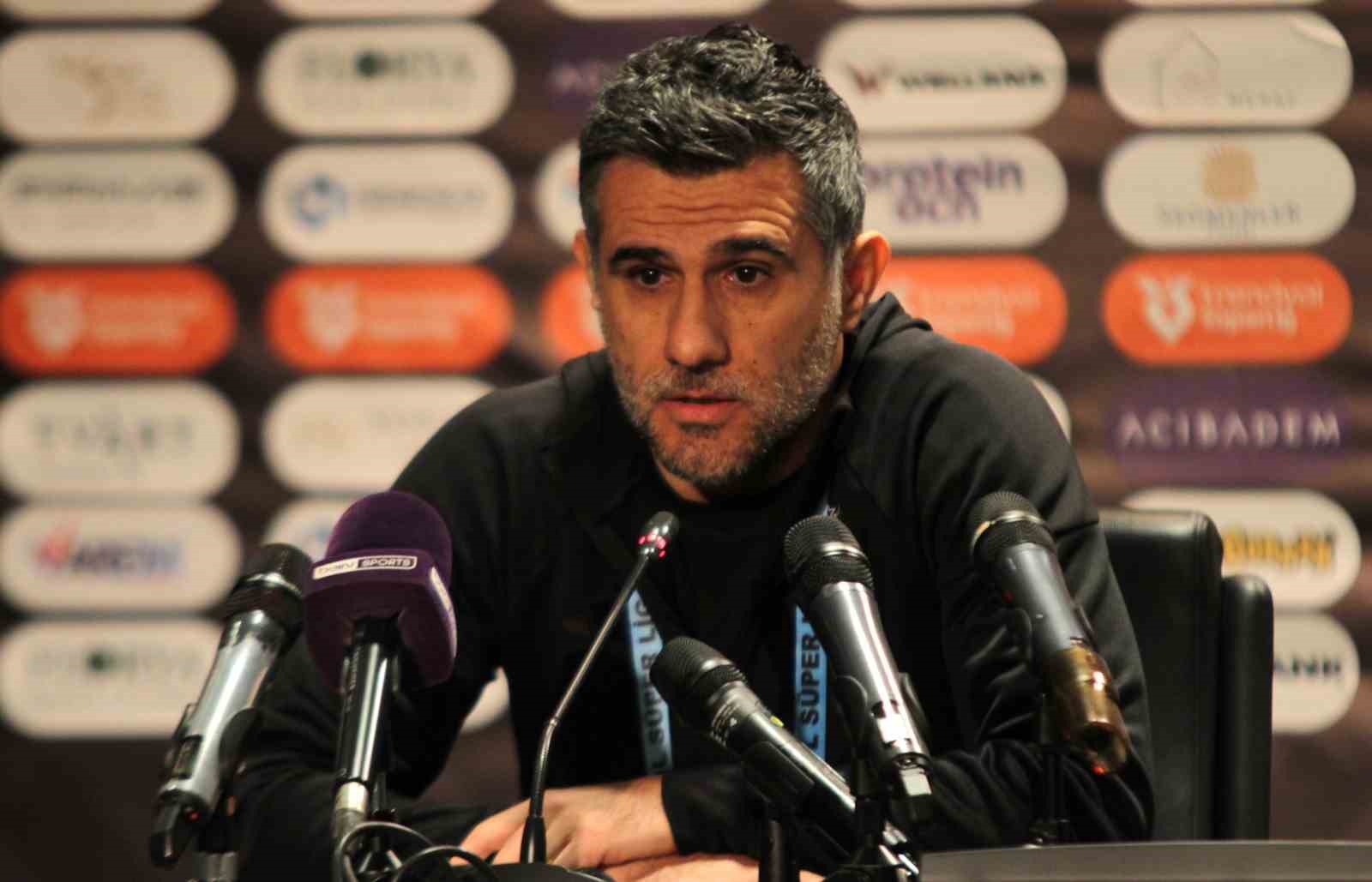 Murat Kaytaz: "Bu zor deplasmandan 3 puanla döndüğümüz için mutluyuz"
Murat Kaytaz: "Bu zor deplasmandan 3 puanla döndüğümüz için mutluyuz"