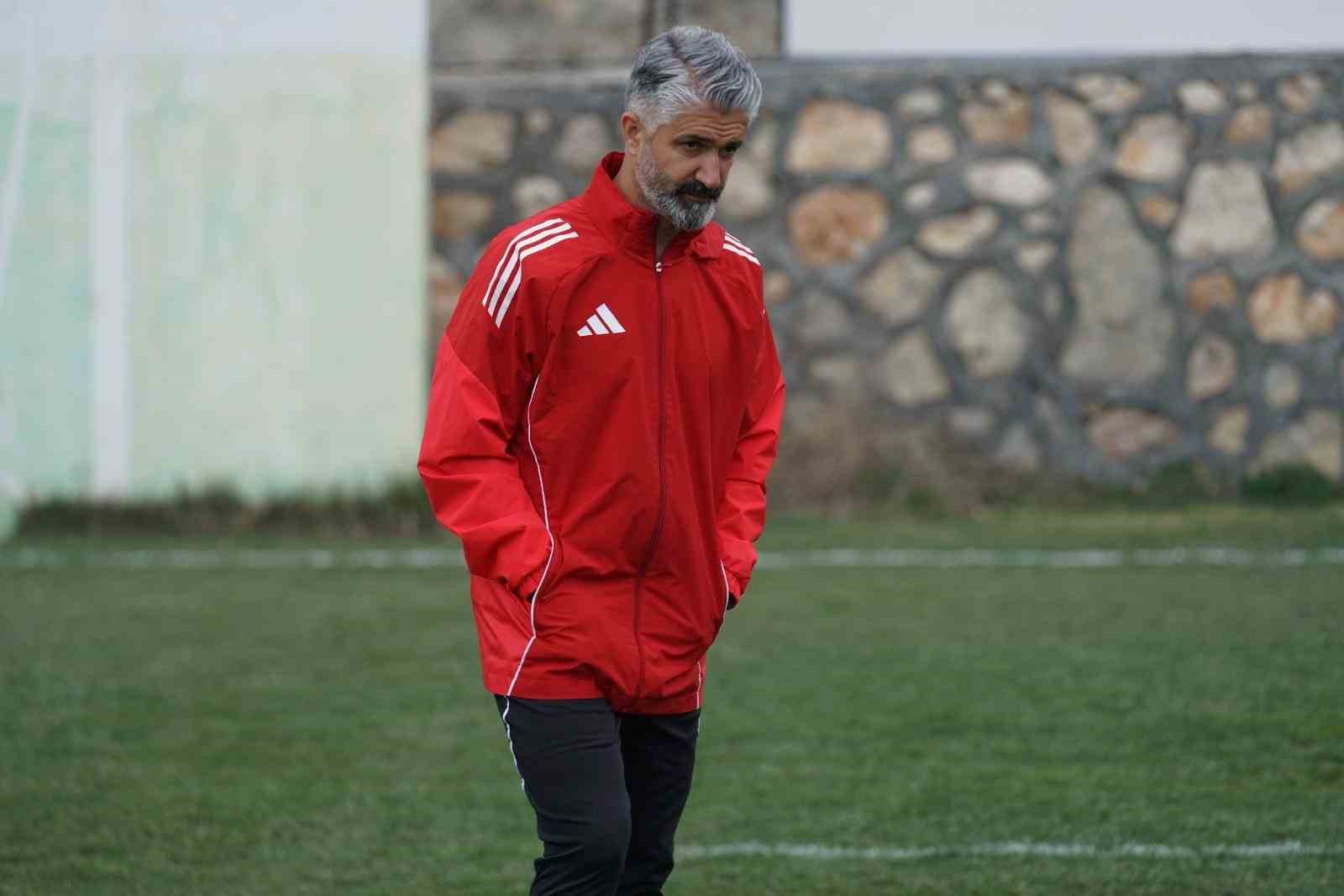 Murat Yıldırım: "İnşallah ilk hedefimiz play-off, ardından da üst lig"
