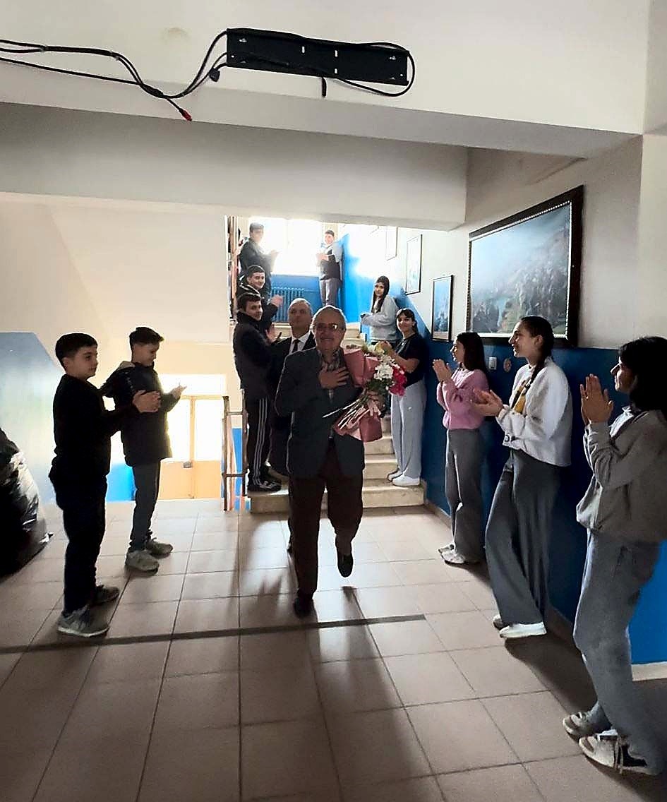 Muratlı’da emekli olan öğretmene duygusal veda
