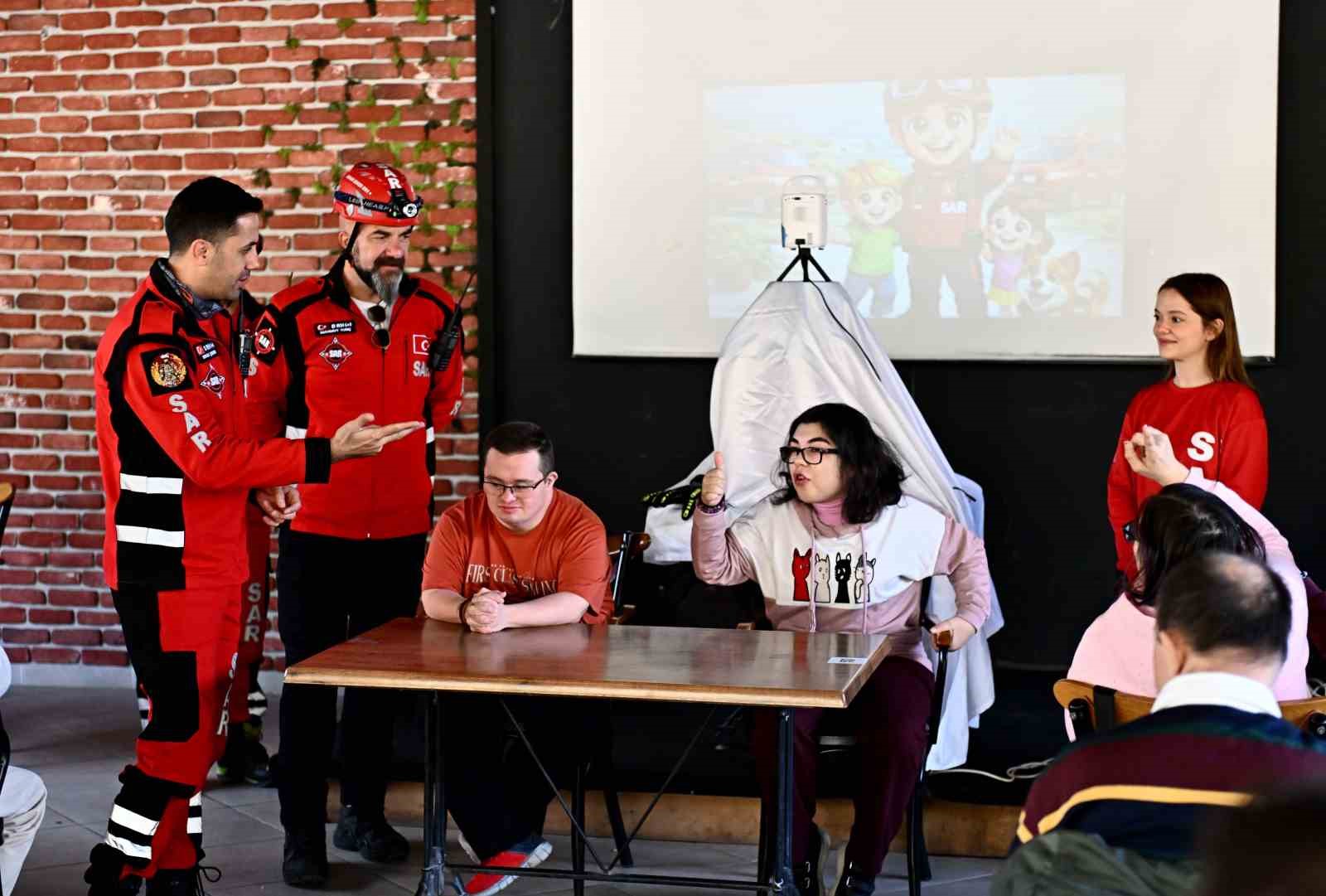 Muratpaşa Belediyesi’nden özel bireylere afet farkındalık eğitimi
Muratpaşa Belediyesi’nden özel bireylere afet farkındalık eğitimi