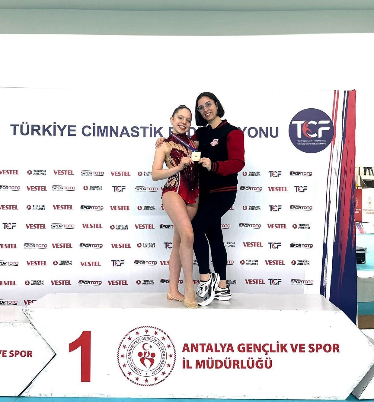 Muratpaşa, cimnastikte Türkiye şampiyonu
Muratpaşa, cimnastikte Türkiye şampiyonu