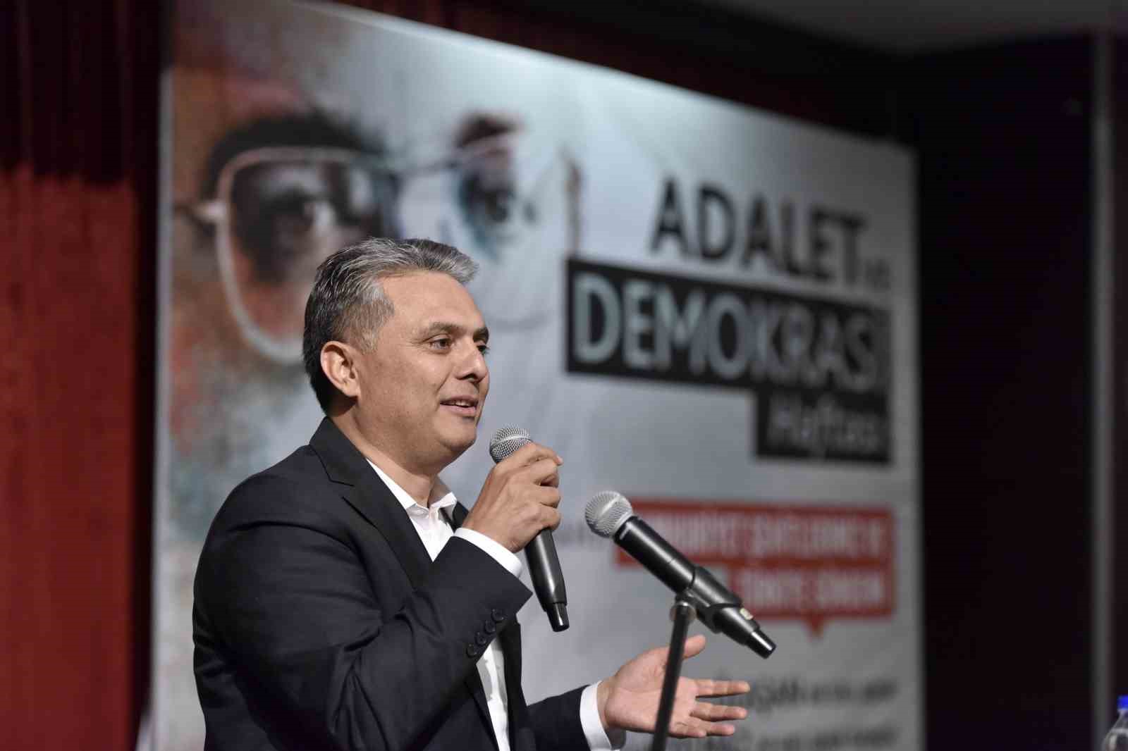 Muratpaşa’da aydınlığa adanmış bir panel
