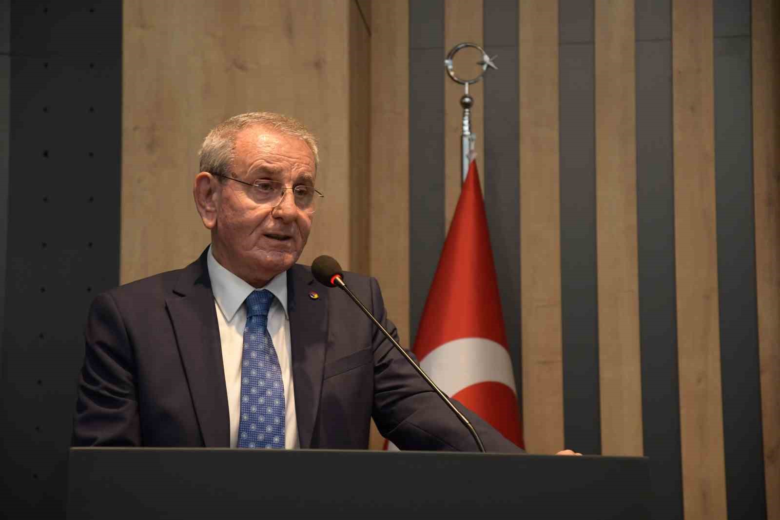 Murzioğlu: "Dijitalde güçlenen firmalar geleceği yakalıyor"
Murzioğlu: "Dijitalde güçlenen firmalar geleceği yakalıyor"
