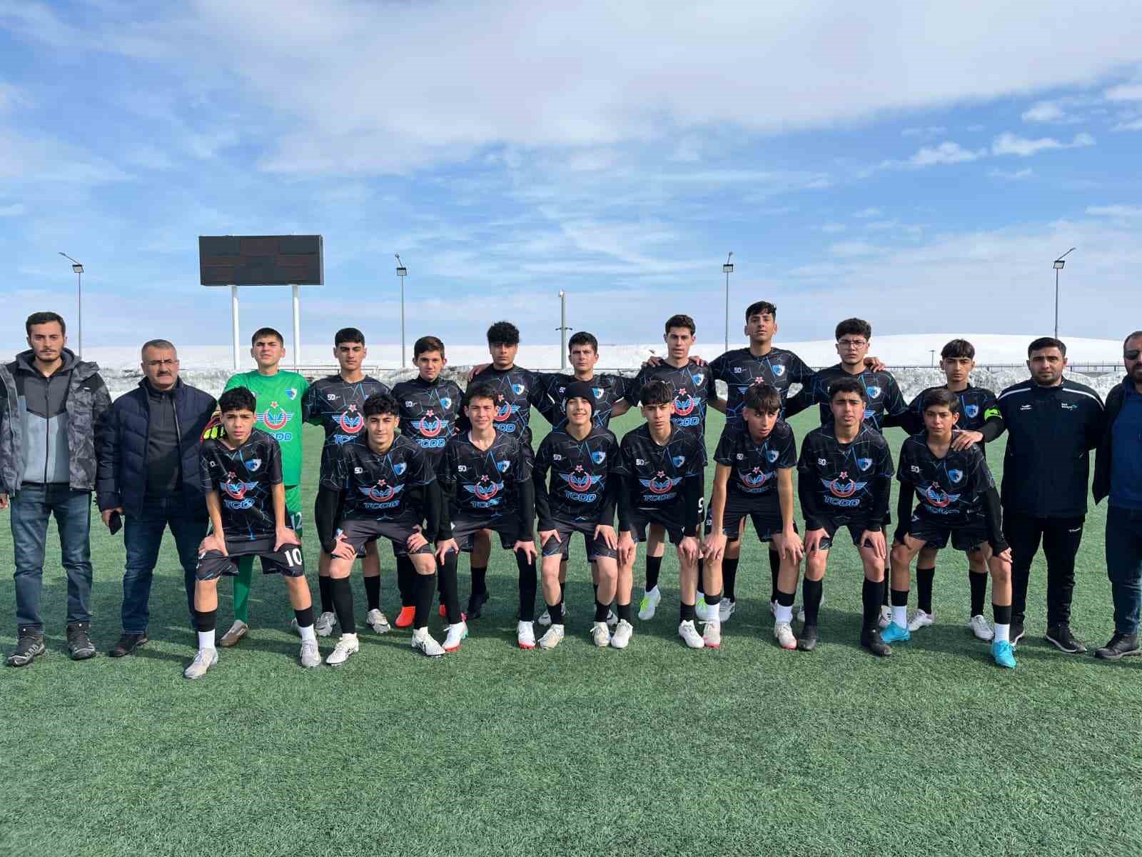 Muş Gençlerbirliği’nden 50. yılında çifte şampiyonluk sevinci
