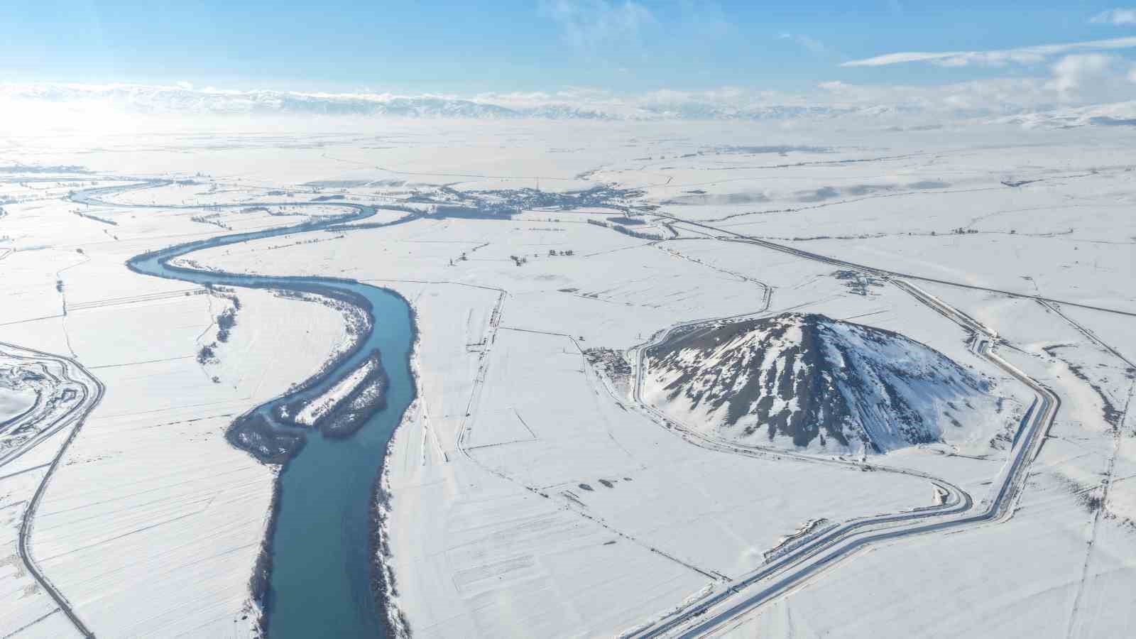 Muş Piramidi kış manzarasıyla mest etti
