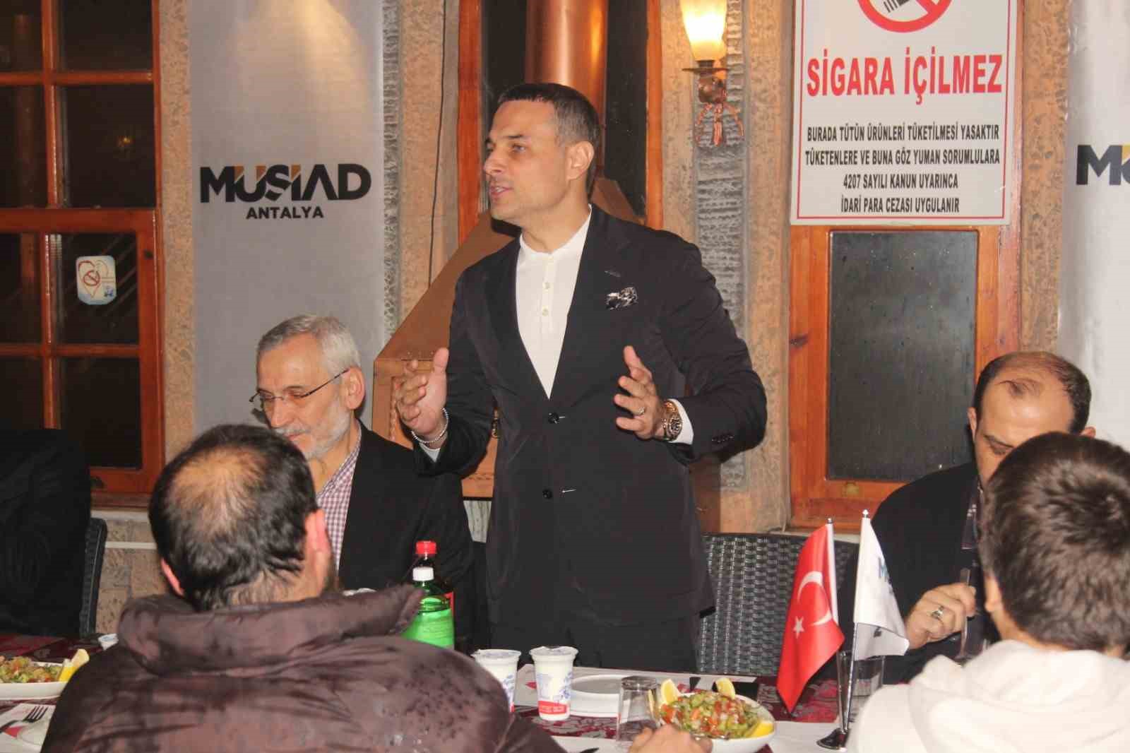 MÜSİAD Antalya’dan iş dünyasını buluşturan dost meclisi etkinliği
MÜSİAD Antalya’dan iş dünyasını buluşturan dost meclisi etkinliği