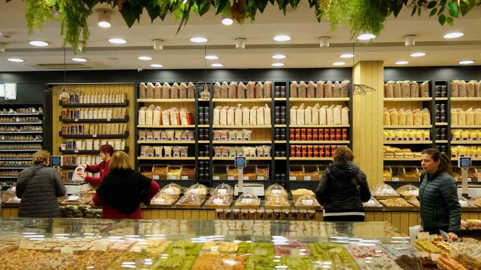 Musko Kuruyemiş, zengin ürün çeşitliliğiyle vatandaşların tercihi oluyor
