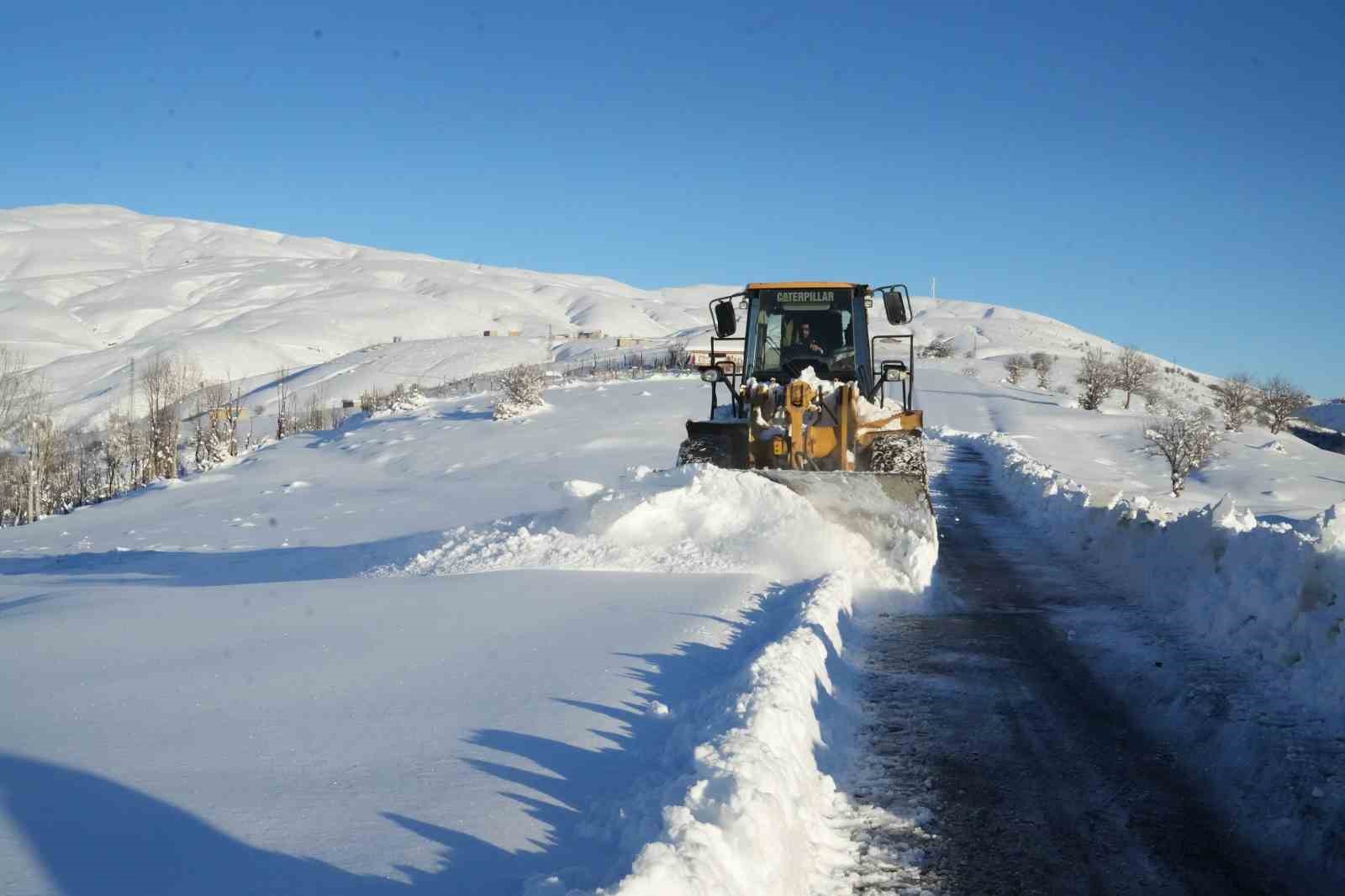 Muş’ta 173 köy yolu ulaşıma kapandı
