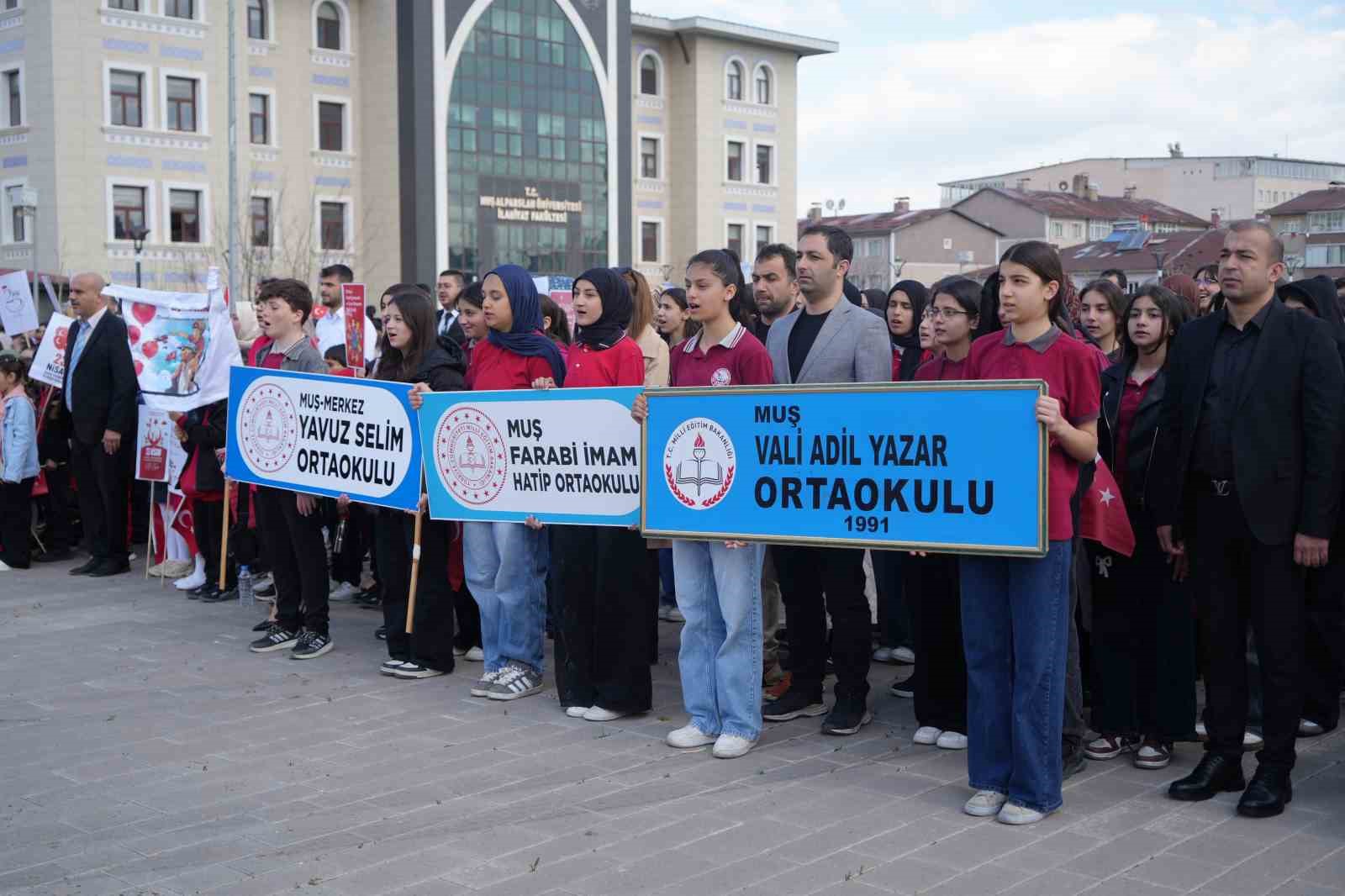 Muş’ta 23 Nisan Ulusal Egemenlik ve Çocuk Bayramı kutlandı
