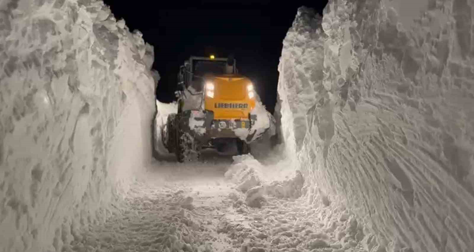 Muş’ta 40 köy yolu kapandı, mahsur kalan hasta kurtarıldı
